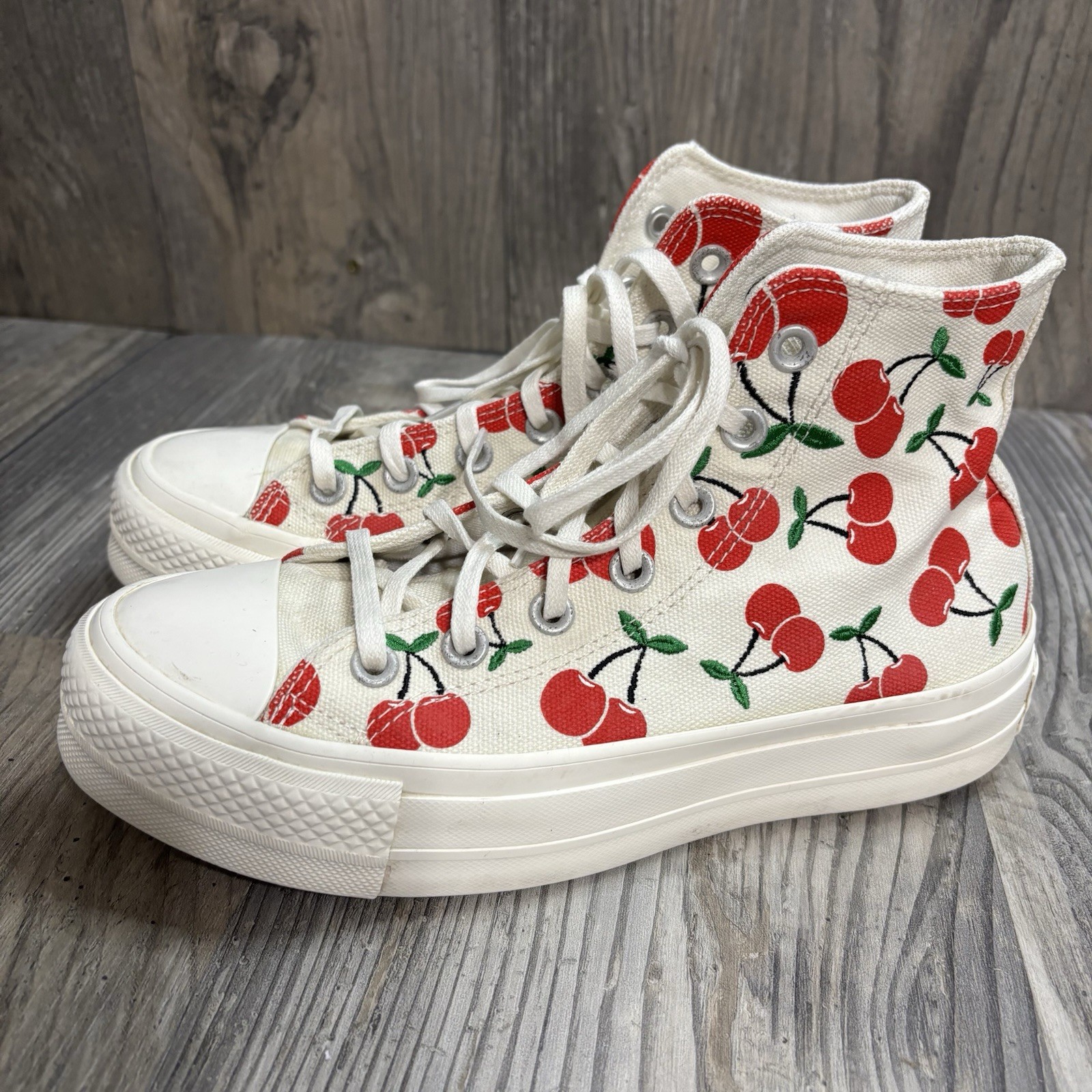 Converse All Stars Cherries Platform Chuck Taylor Hightops Women’s 7
