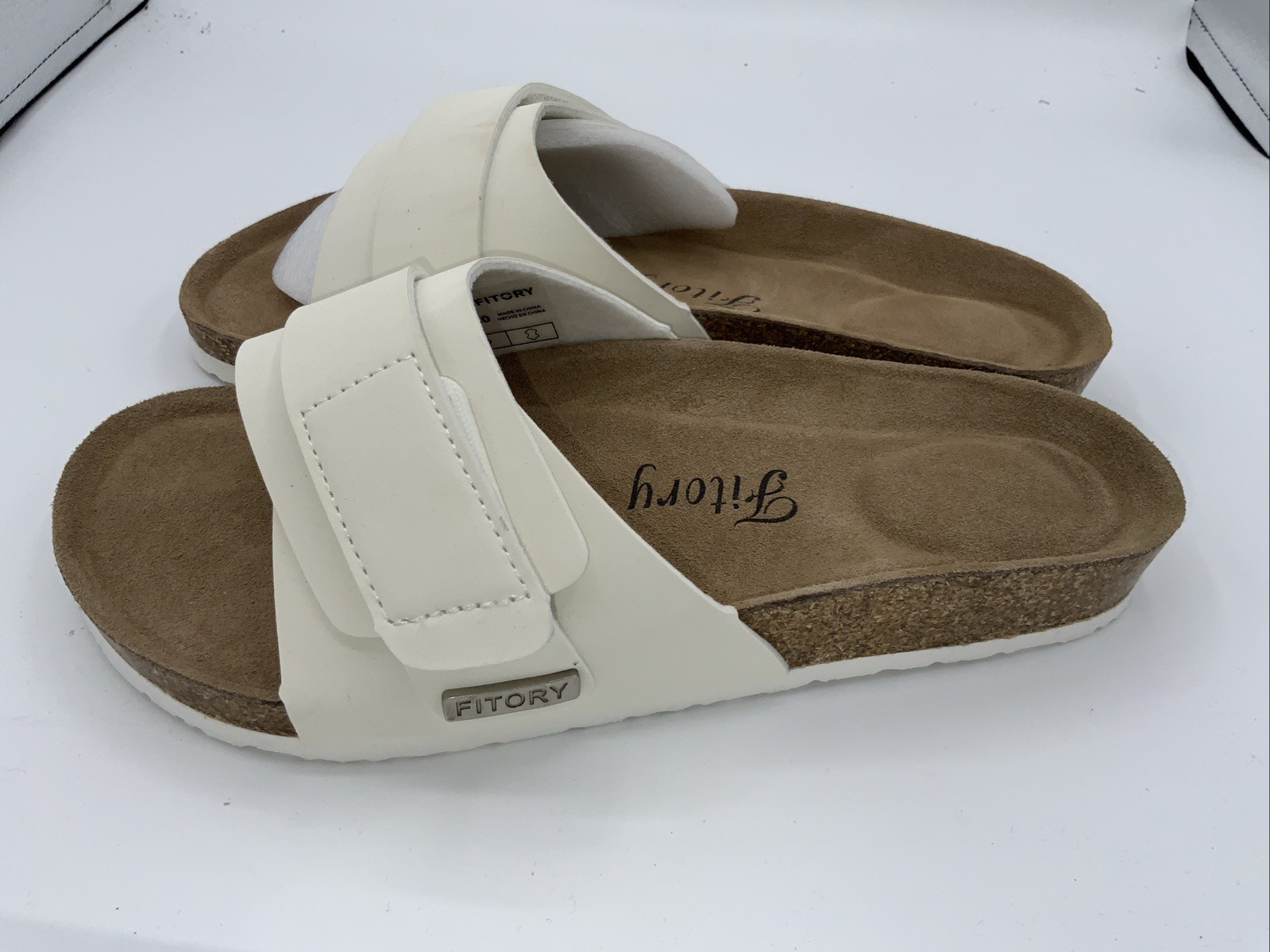FITORY Womens Flat Sandals with Adjustable Straps, White, Size 10