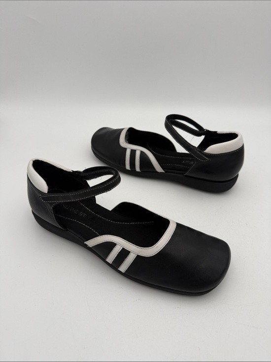 Vintage nine Wes Black White Mary Jane Flat Shoes women 10M Y2K gothic retro
