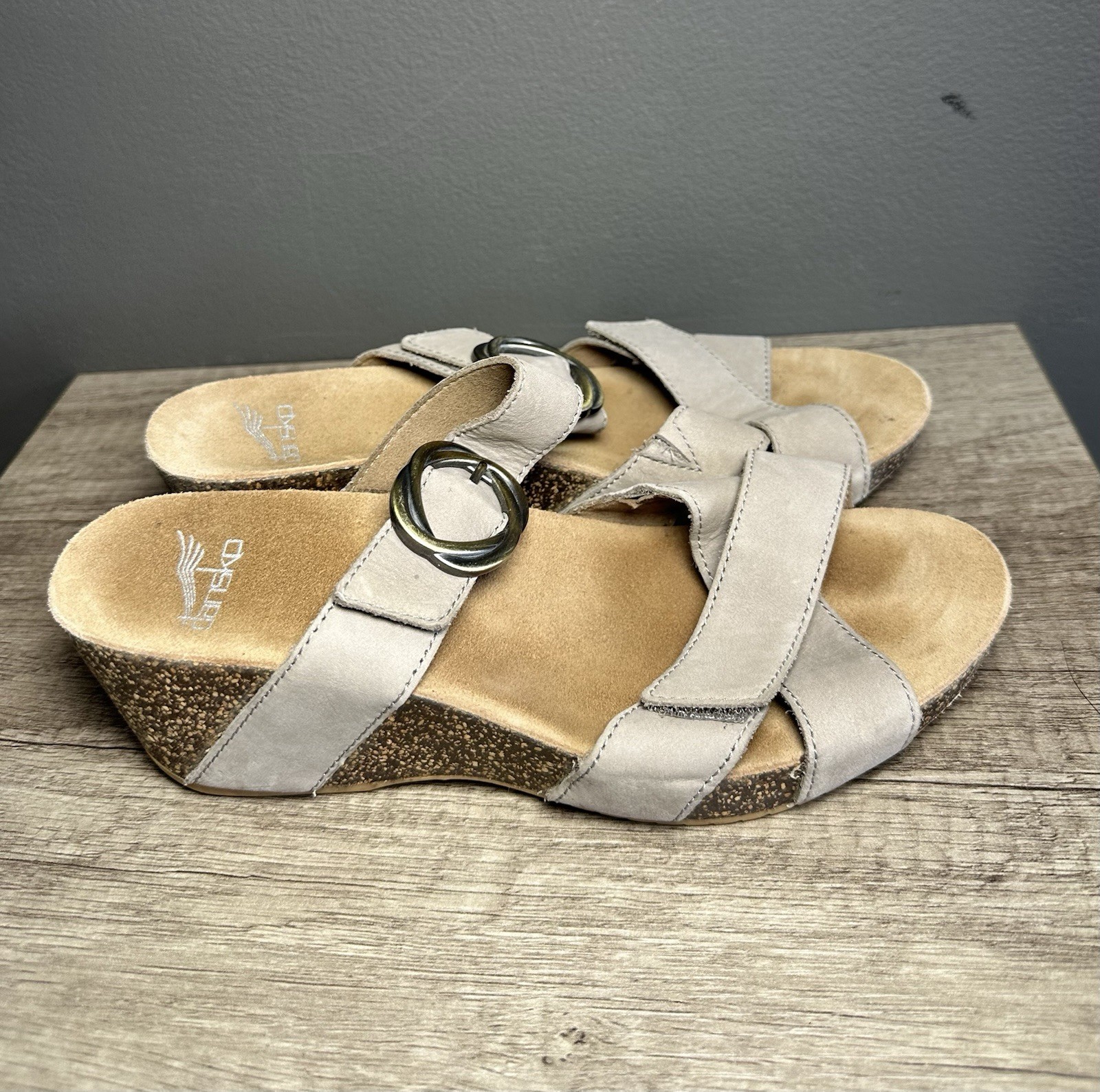 Dansko Susie Taupe Milled Nubuck Leather Wedge Cork Sandals sz 38/ 7.5 / 8 US