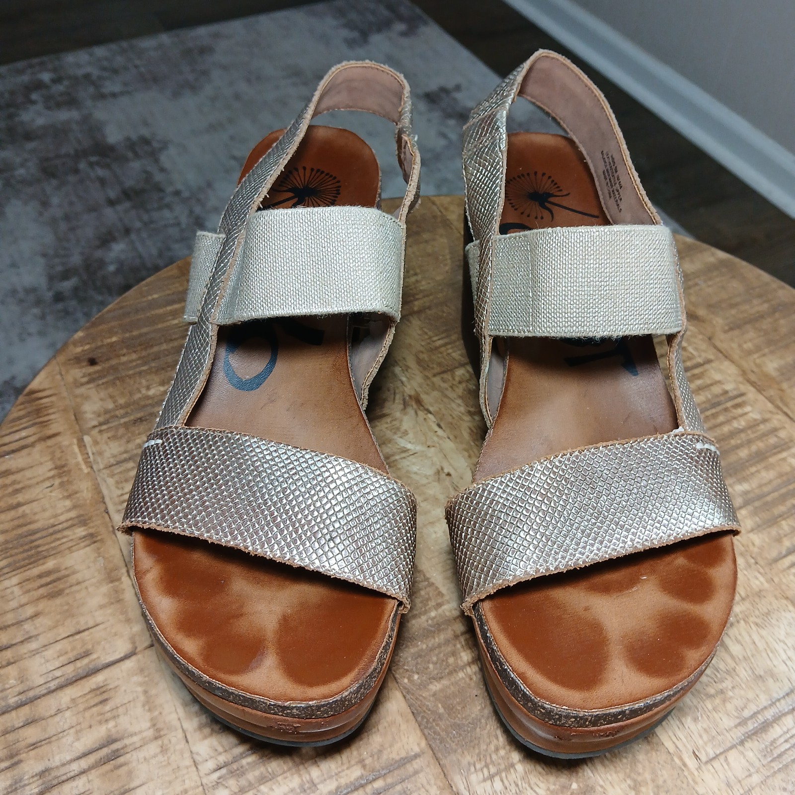 ​OTBT Indio Platform Sandals Womens 9M Gold Metallic Textured Leather Wood Heel