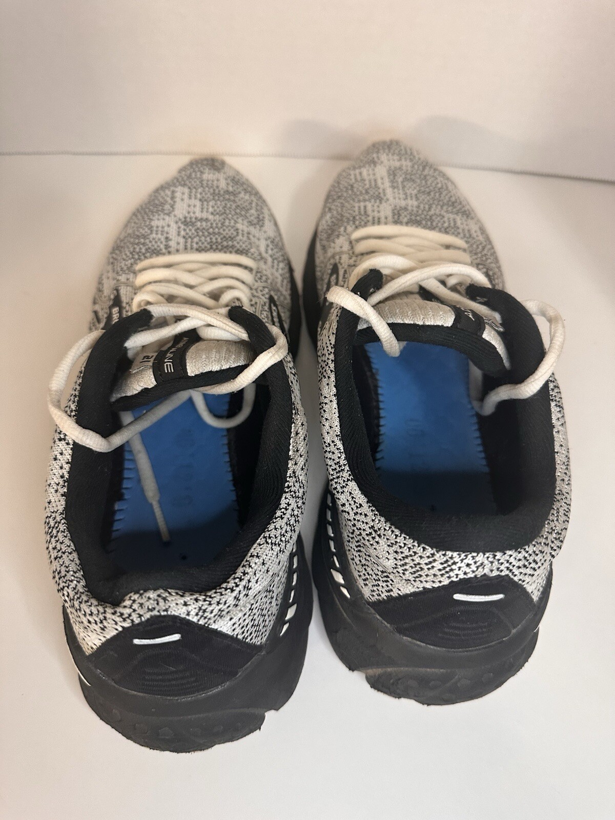 Size 9.5 – Brooks Adrenaline GTS 21 Black/Gray/White – 120329-1B-135 Women’s