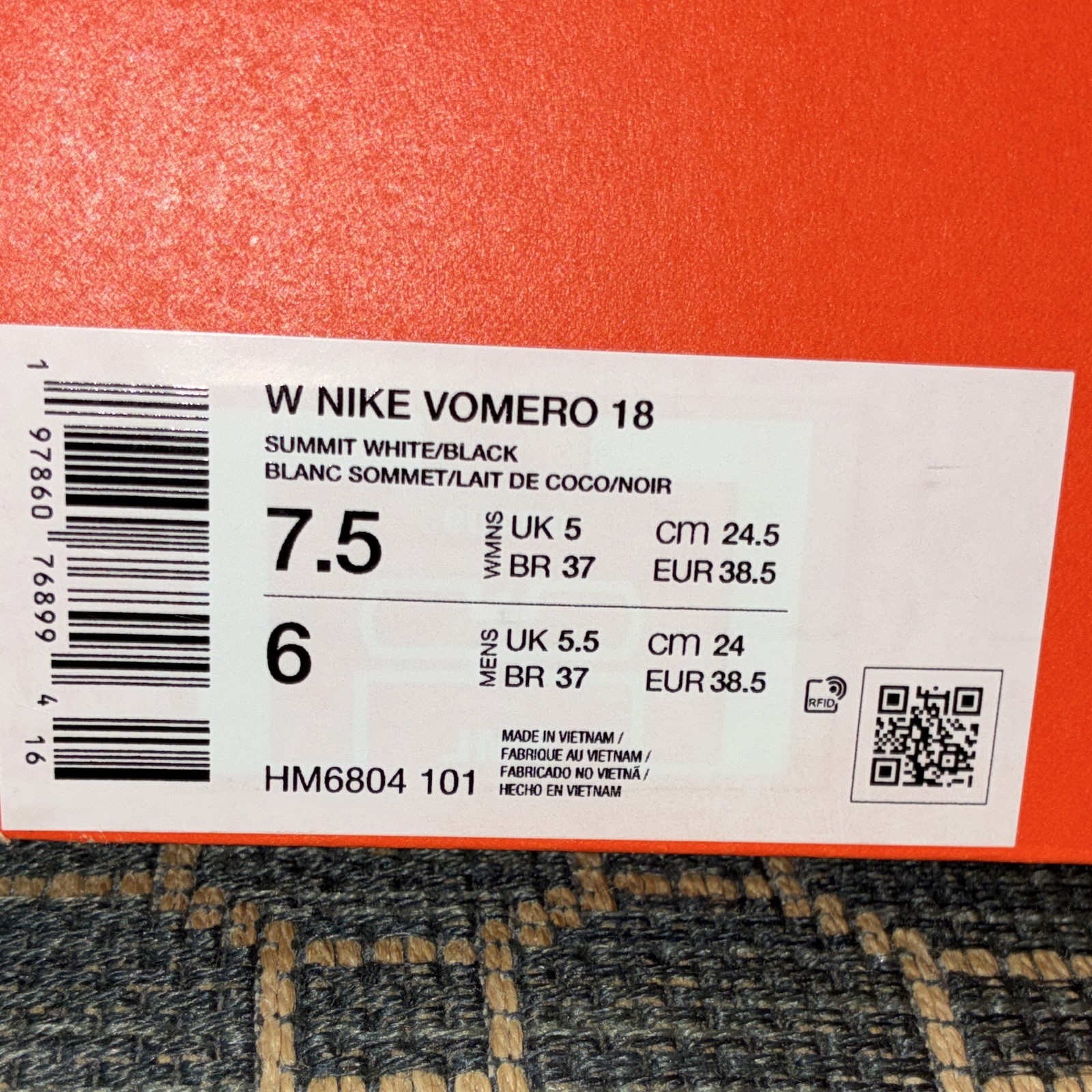 Nike Vomero 18 Summit White Coconut Milk Black Running Shoes HM6804-101 2025