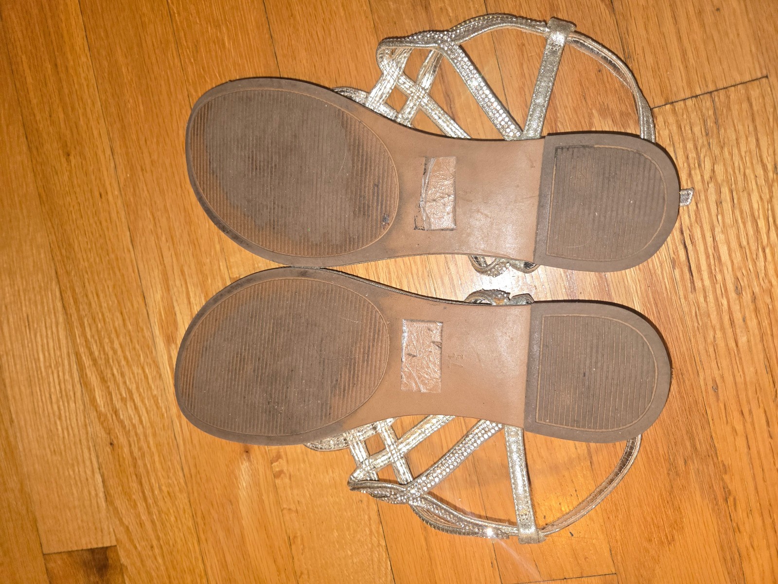 Used Worn Kelly & Katie Silver Strappy Jeweled Bling Flat Sandals Size 8