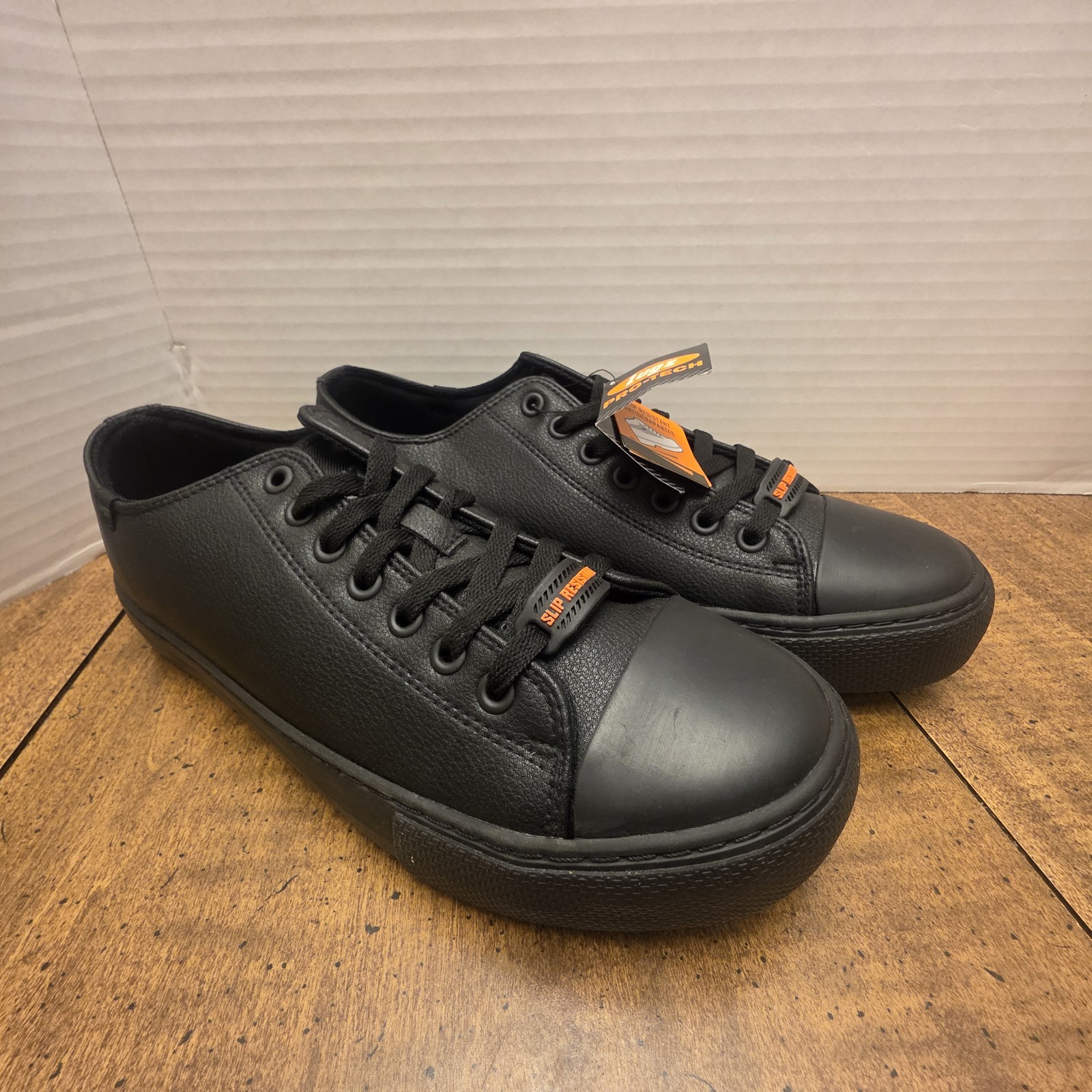 Lugz Pro-Tech Women’s LEATHER Slip Resistant Sneakers Shoes Black US SIZE 9 NWT