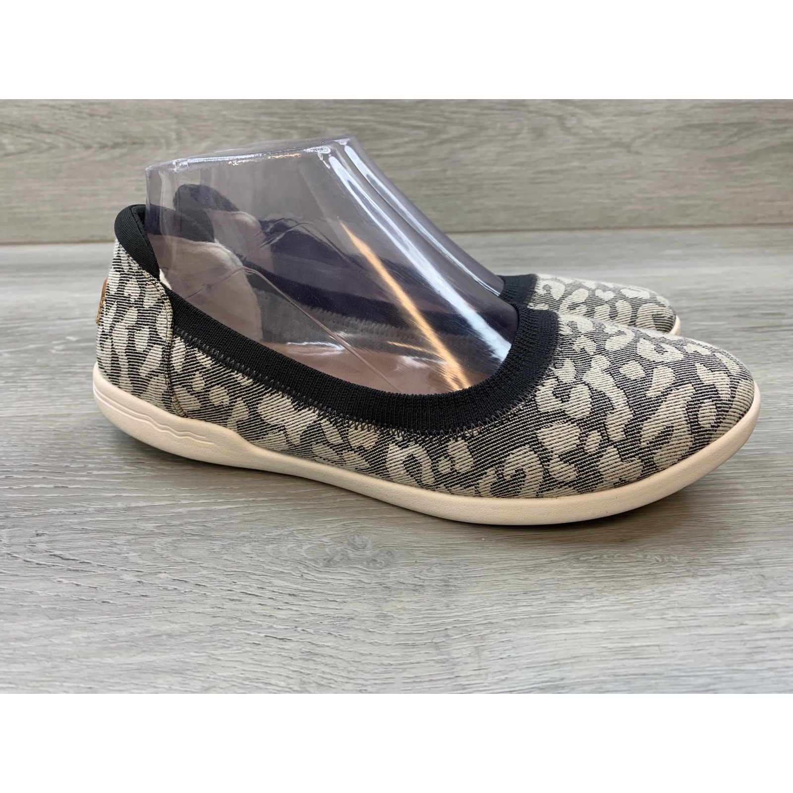 Hey Dude Women’s Savannah Slip Classic 8 Leopard Flats Gray White Casual Shoes