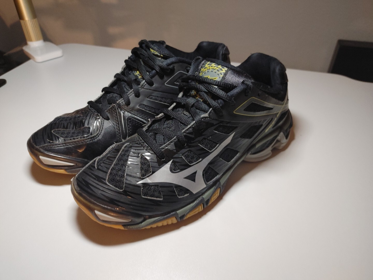 Mizuno Women’s Wave Bolt 6 Black/Silver Volleyball Athletic Shoe Women’s sz 8
