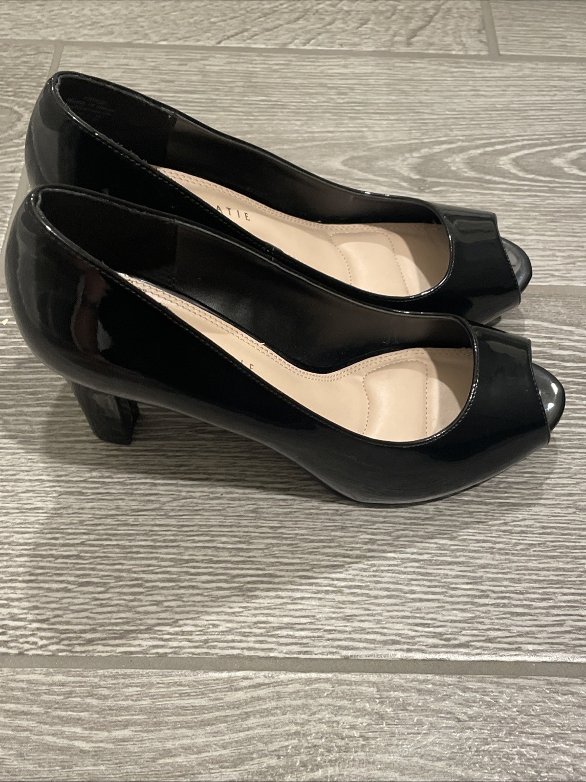 Women’s Kelly And Katie Peep Toe Patten Leather Pump Black Size 8.5