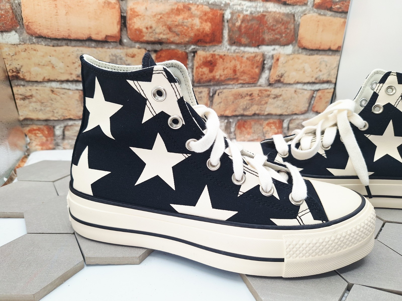 Converse Chuck Taylor 70 All Star Lift Platform Hi Large Stars Women Sz 9 Shoes