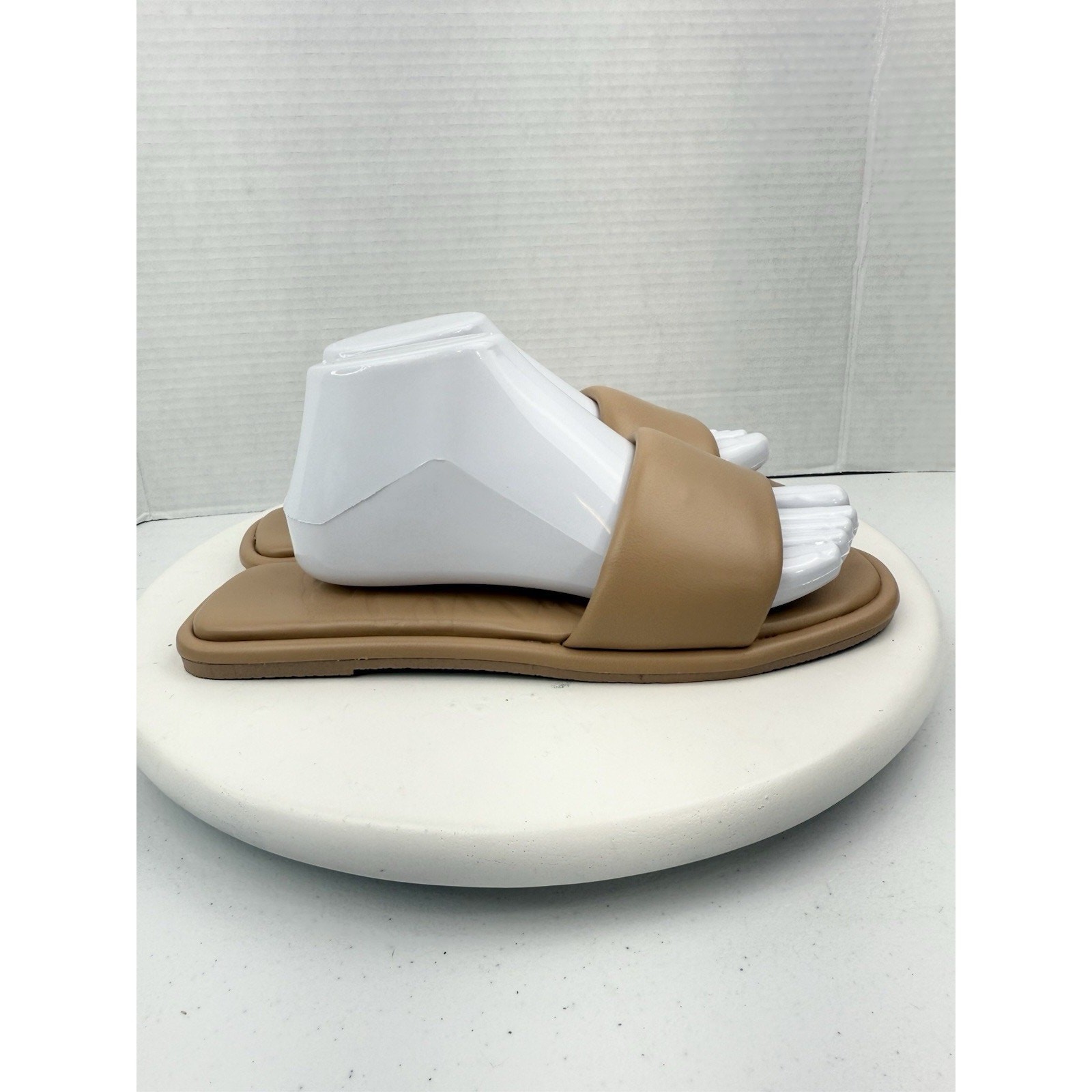 Olivia Miller Power Play Womens Size 8.5 Nude Slip On Slide Sandals Flat Shoes