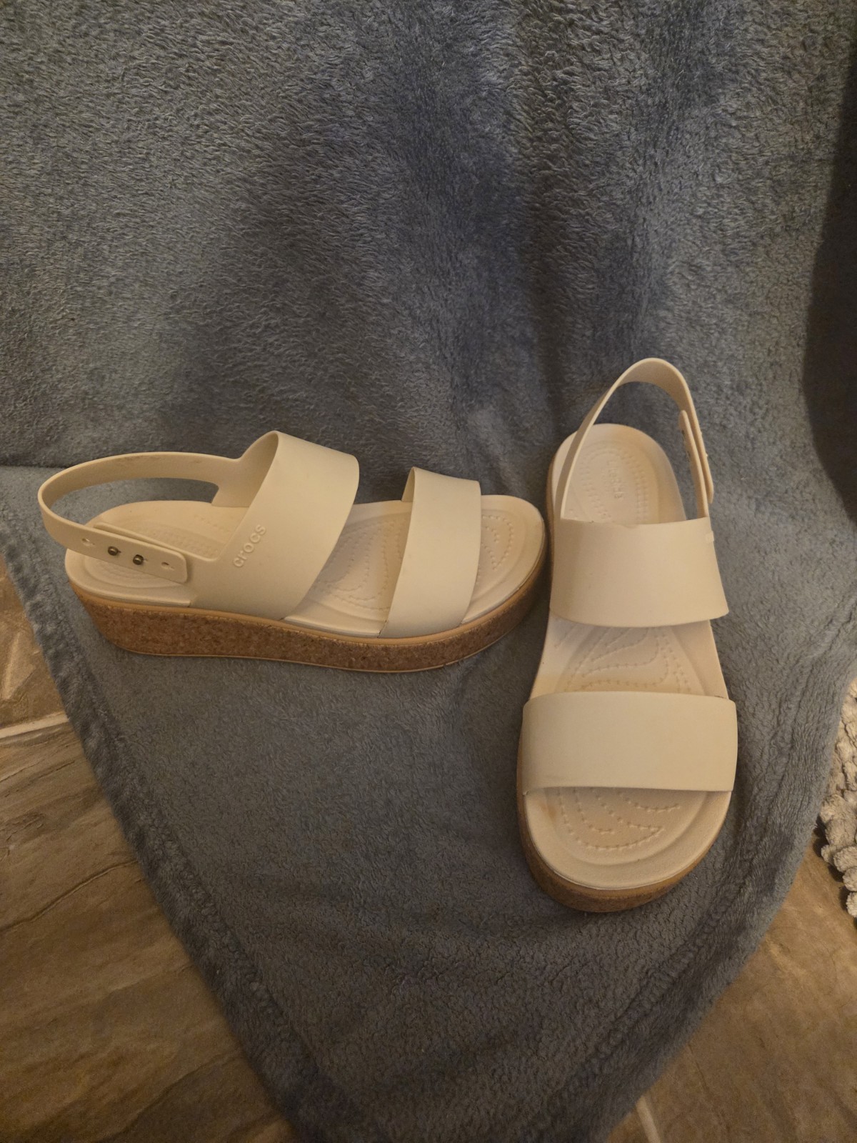 Crocs Women’s Sandals Size 8