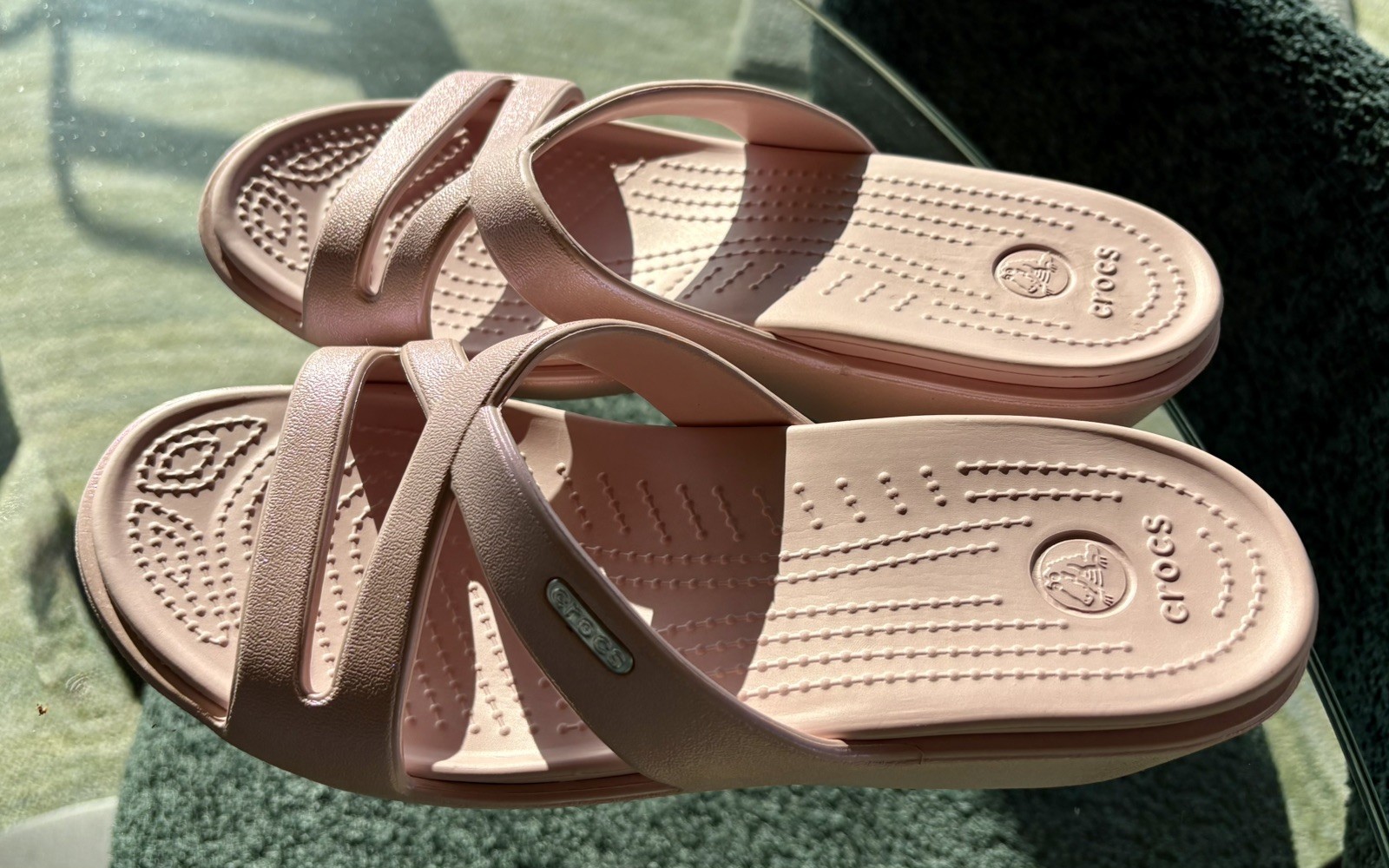 Crocs Pink Iridescent Patricia Strappy Cross-Strap Wedge Slide Sandals. Size 8W