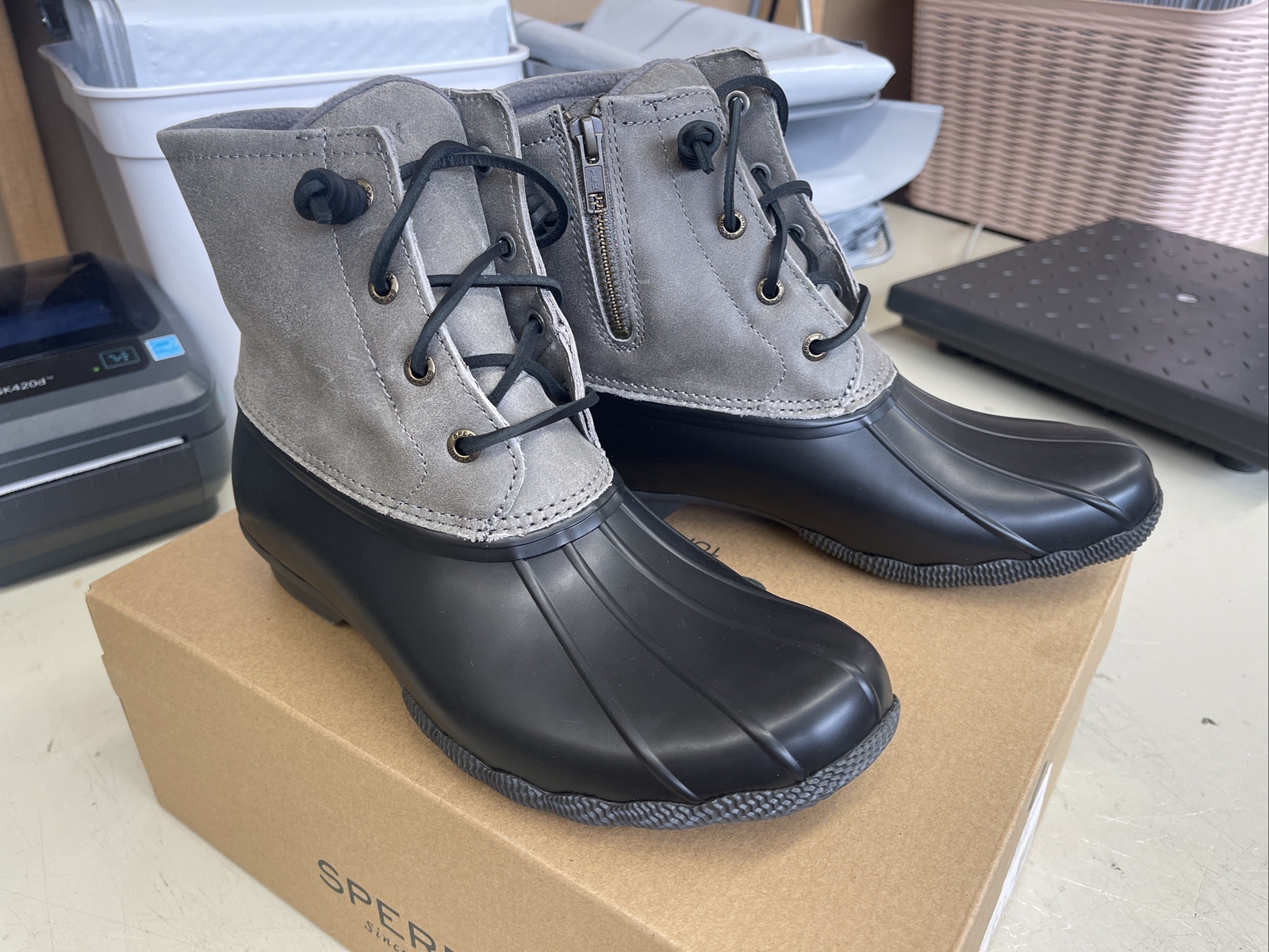 PICK SIZE – Sperry Women’s Saltwater BLACK / GREY Leather Duck Boot Booties