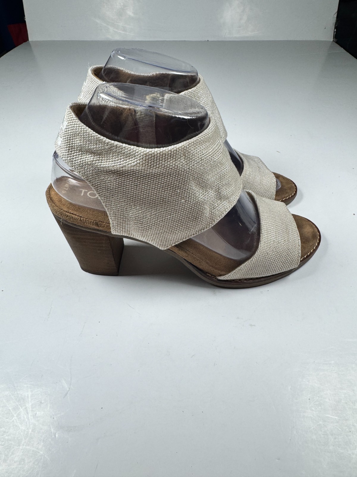Toms Majorca Strappy Womens US 7.5 Beige Side Zip Block Heel Cutout Sandals