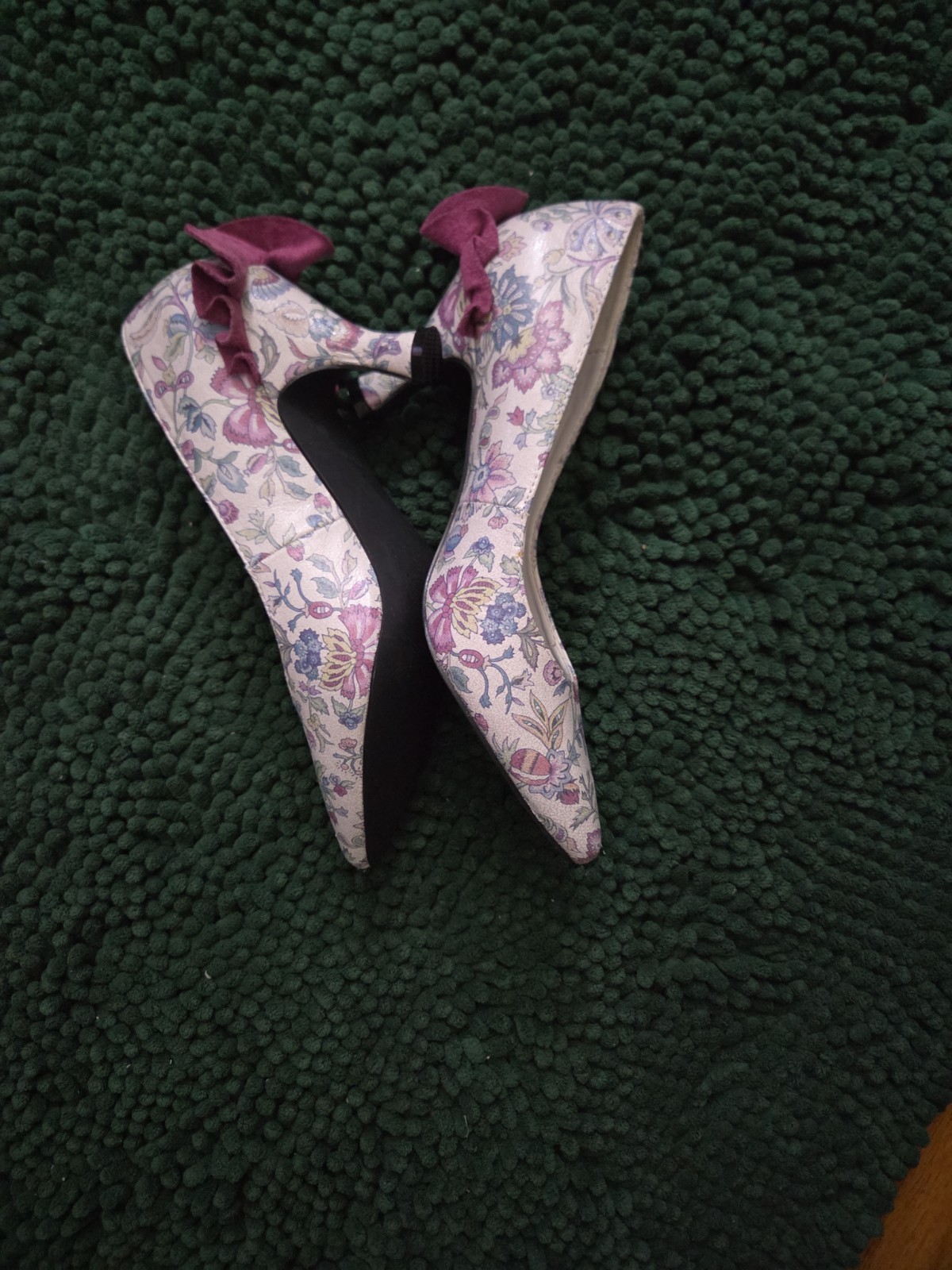Bellini Clarise Ruffled Floral Pump Women’s Size 7W New in Box