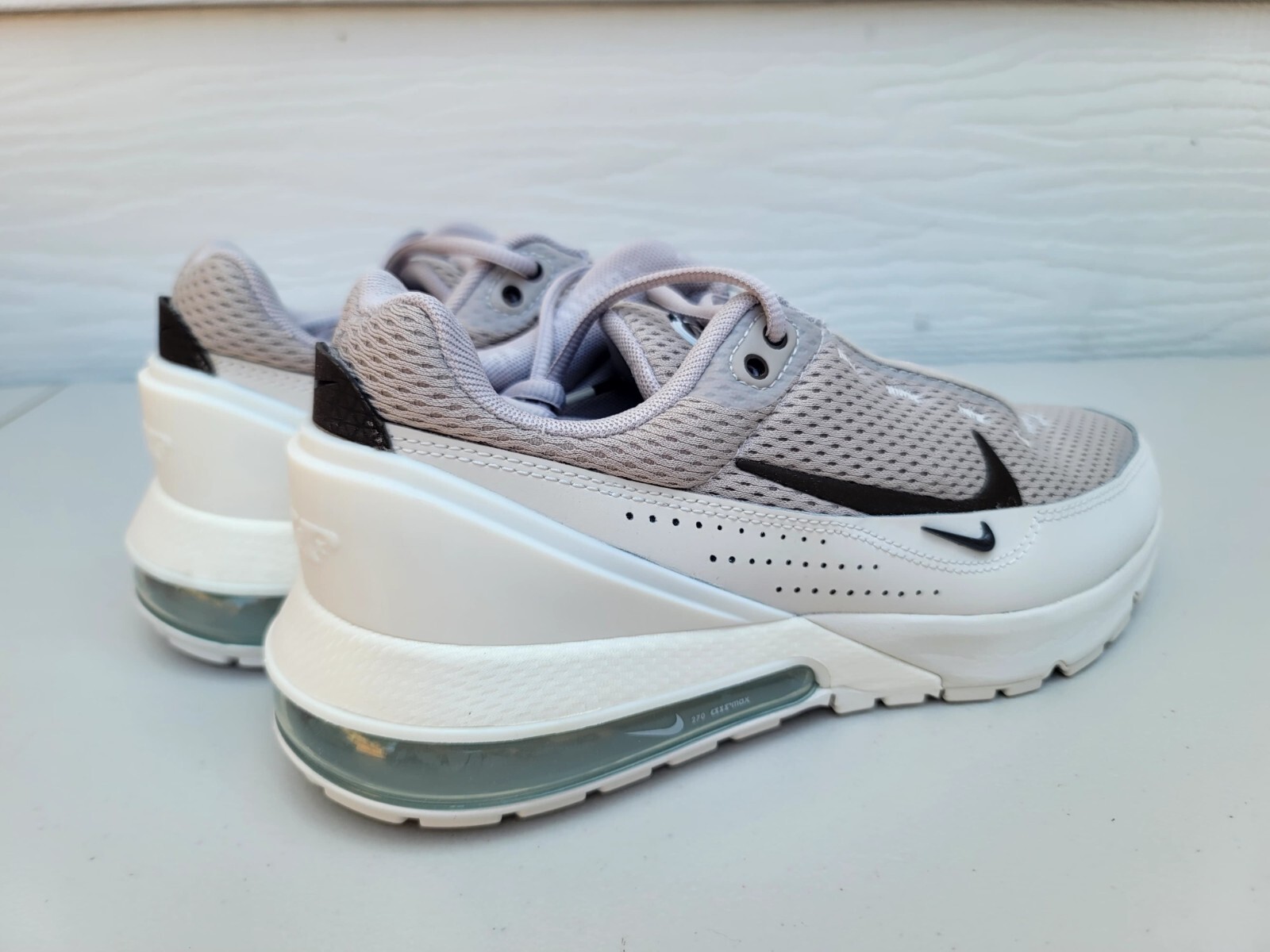 Size 10 WOMEN’S Nike AIR MAX PULSE FD6409 005