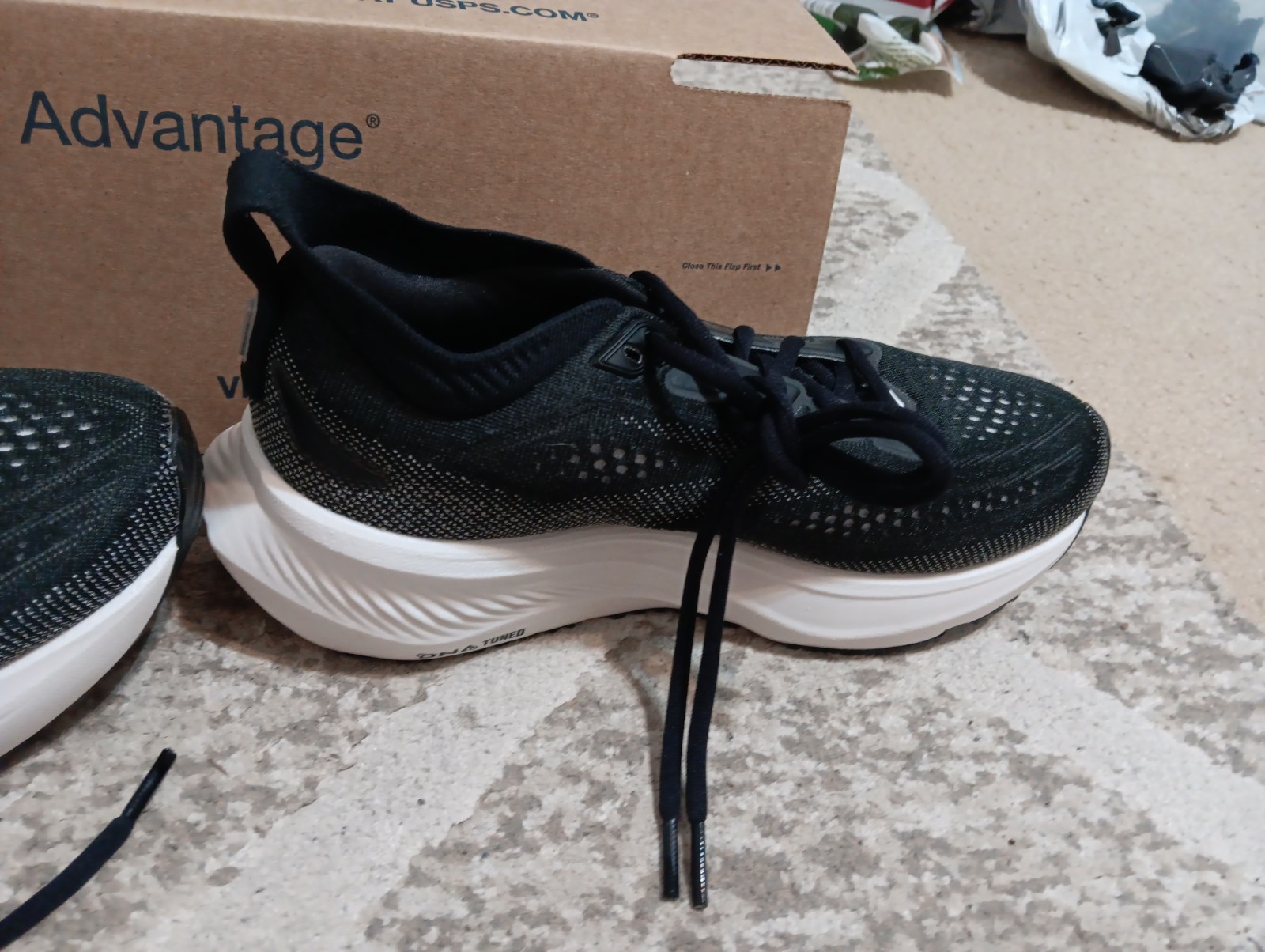 Brooks Glycerin 23 Women’s Size 7 B Shoes Black Grey White Size 1204651B090