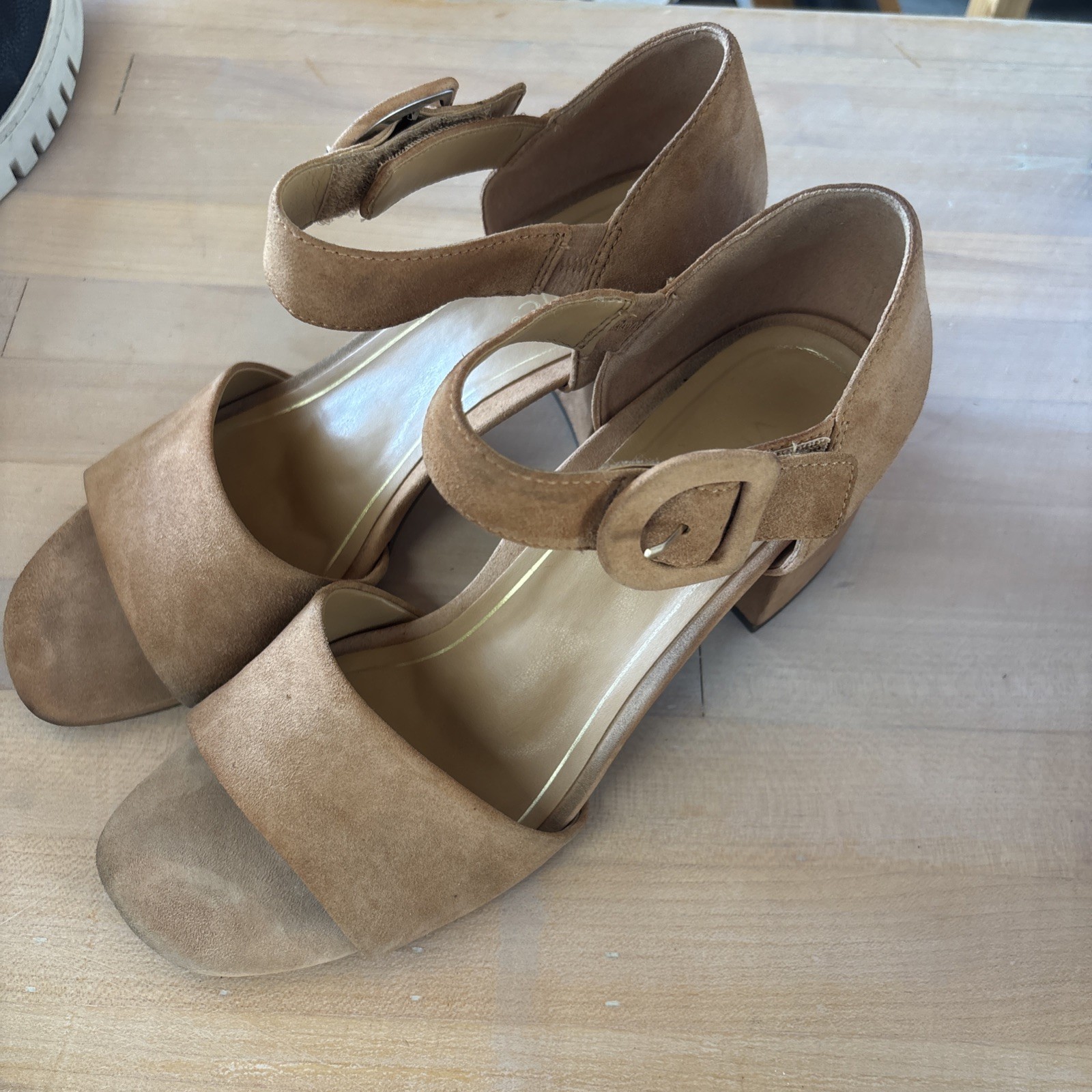 Vionic Chardonnay Suede Block Heel