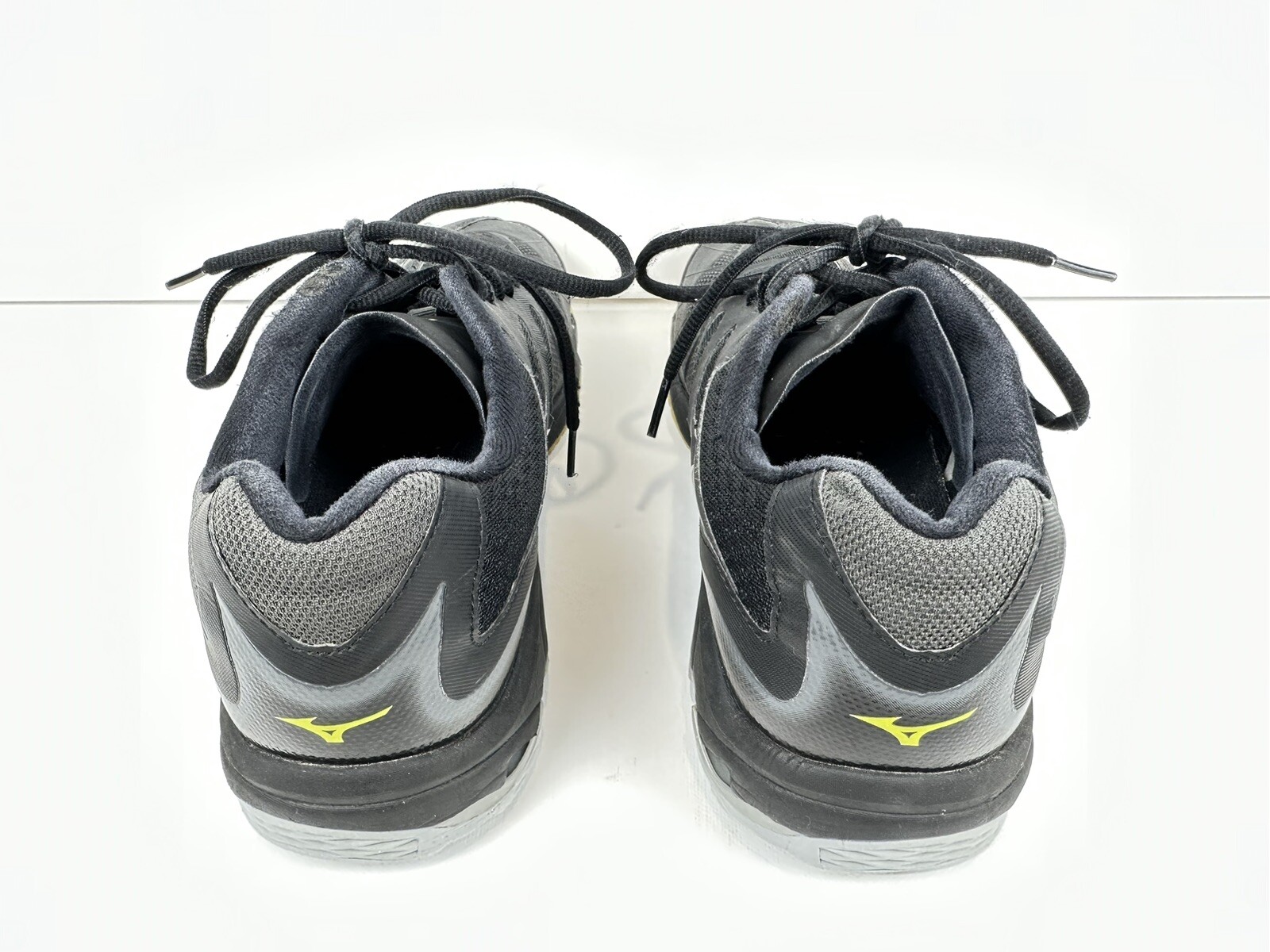 Mizuno Wave Lightning z3 Volleyball Shoes – Women’s Size US 7 – Black/Silver