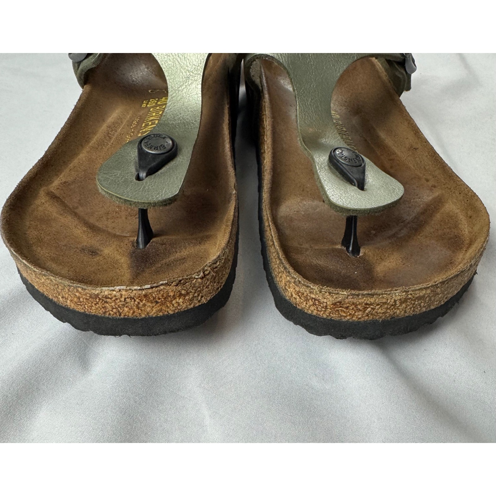 Birkenstock Gizeh Metallic Olive Green Thong Sandals Womens 40 L9 M7 Germany