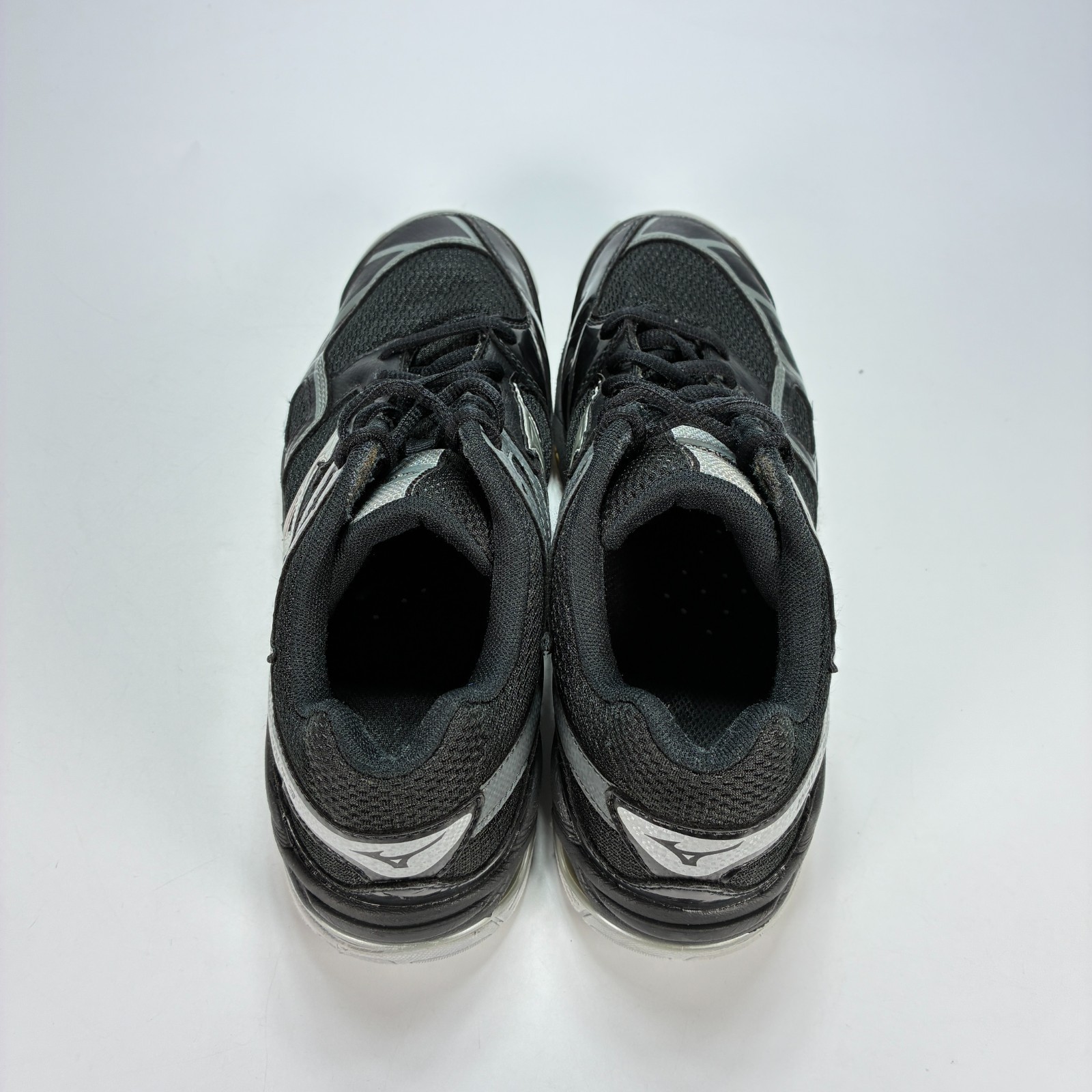 Mizuno Wave Bolt 3 Black Silver Lace Up Court Volleyball Shoes Women’s Size 7.5