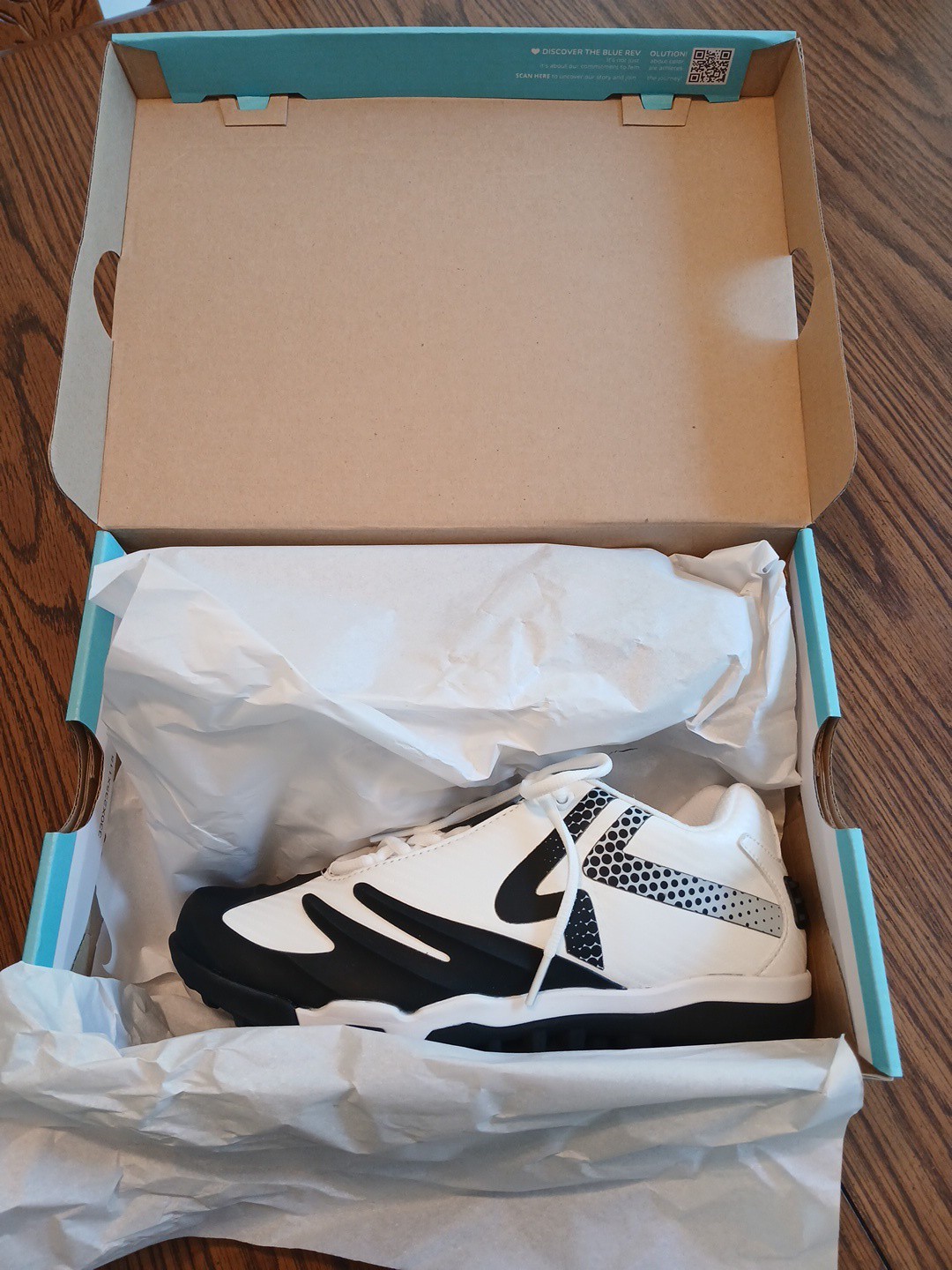 Rip It – New in Box Ringor Pro Turf Softball Shoes Ladies Womens Size 10