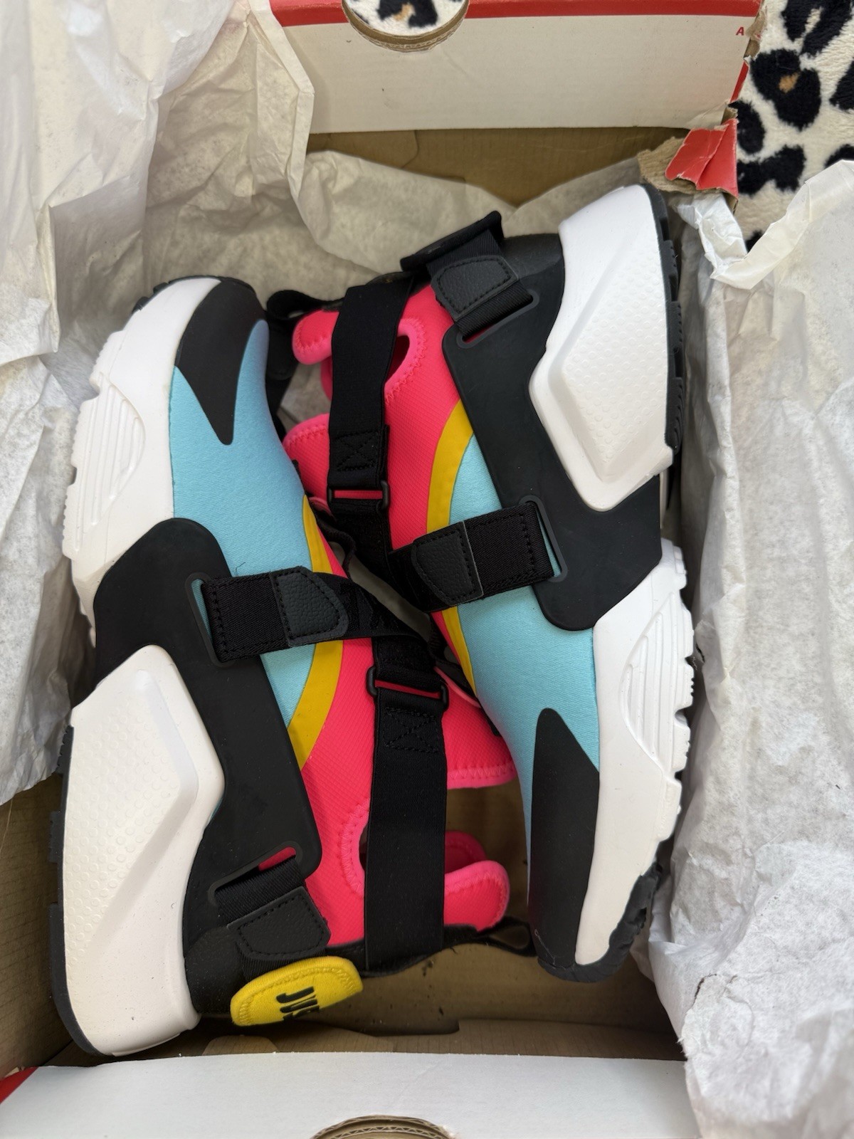 Nike Air Huarache City Women 8.5 Men 7 Multicolor Pink Aqua Black AH6787-400