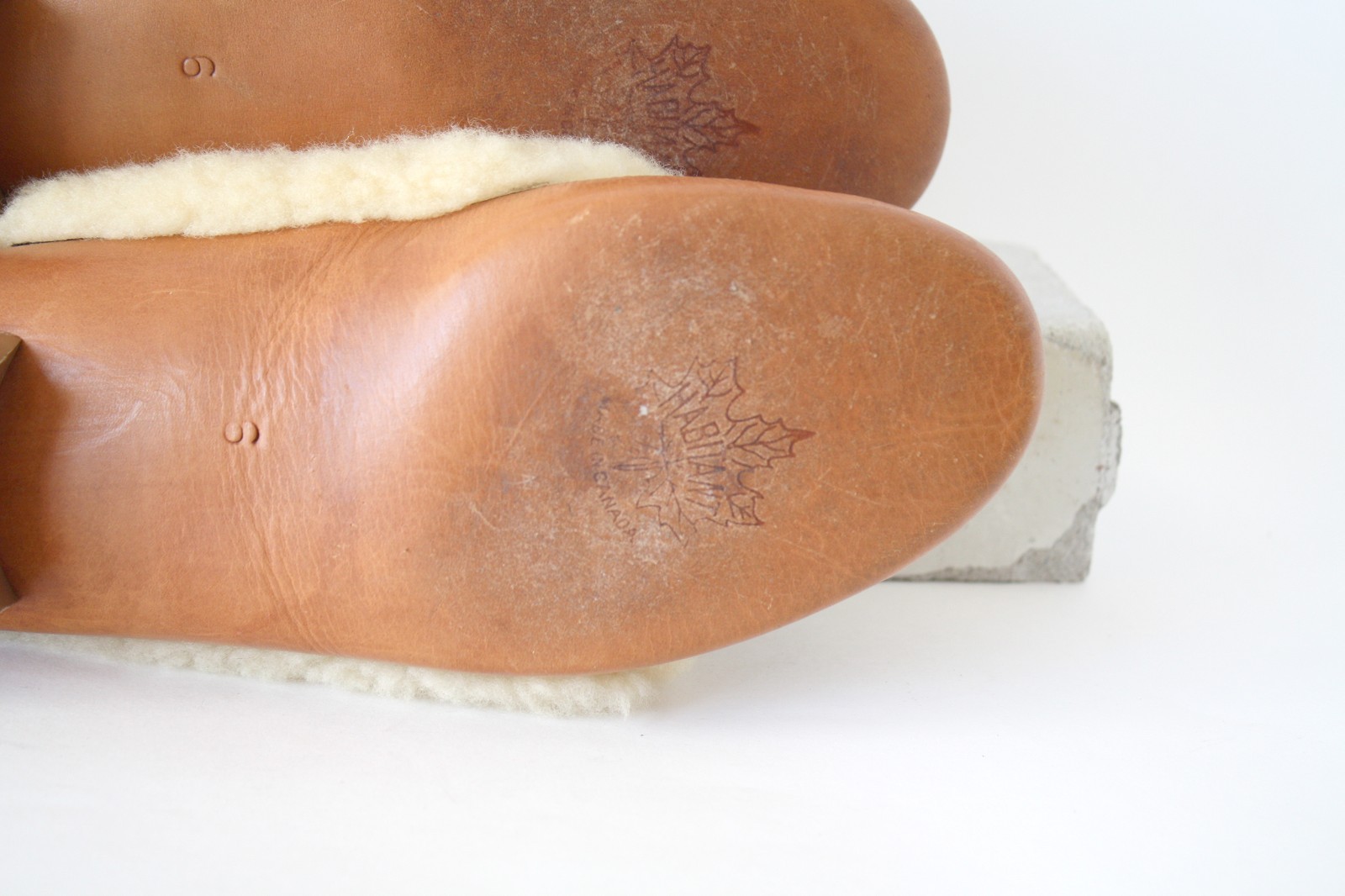 Handmade Artisanal 70s Vintage Brown Stamped Design Leather Lined Heel Moccasins