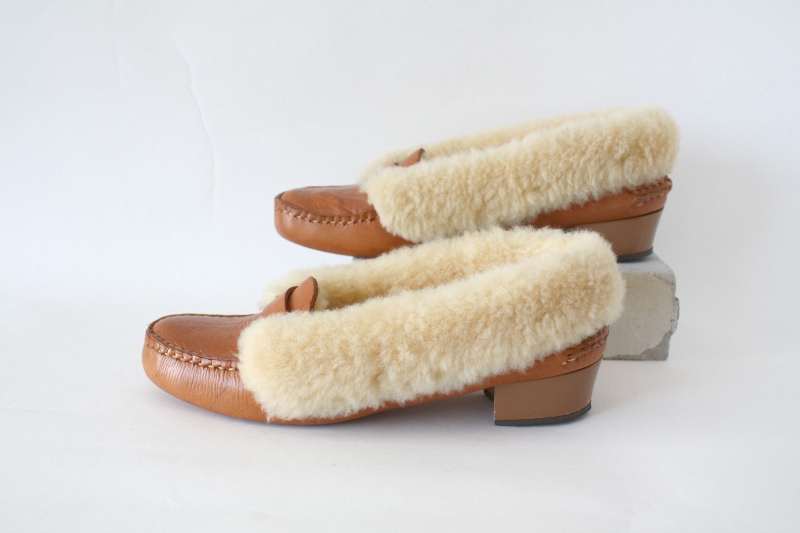 Handmade Artisanal 70s Vintage Brown Stamped Design Leather Lined Heel Moccasins