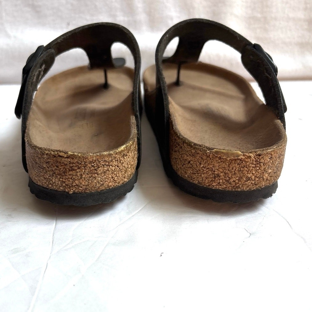 Birkenstock Unisex Regular/Wide Gizeh Sandal/ Black /US W10 M8/41EU