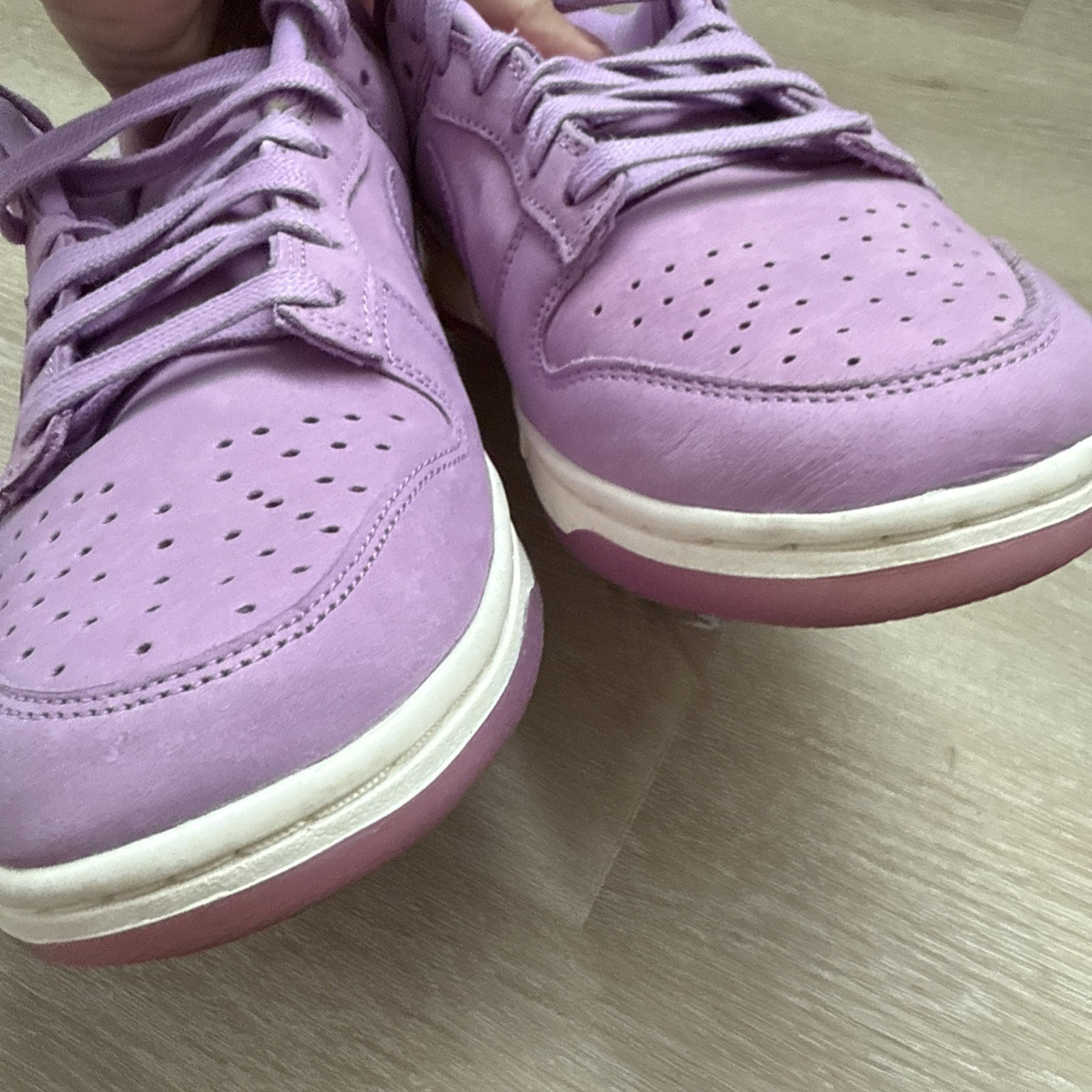 Nike Dunk Low DV7415-500 Sneakers Women’s size 9.5 Rush Fuschia Pink Purple