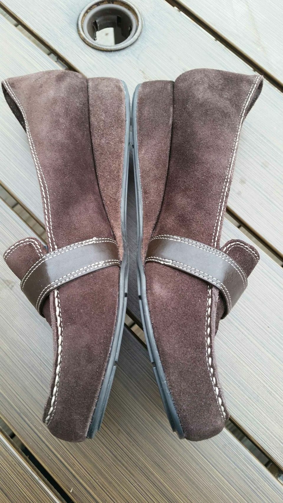 Women’s Brown Suede 1″ Wedge Shoes Size 8M Decorative Buckle Strap Across Top