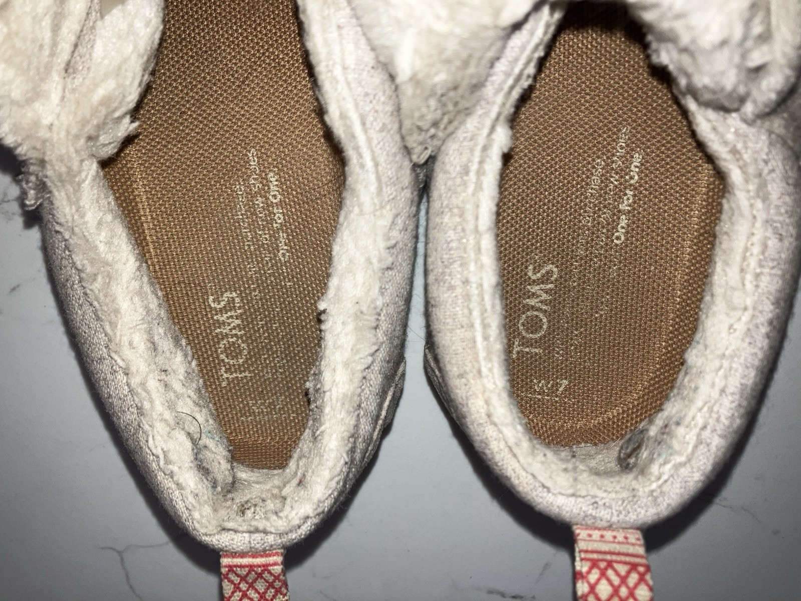 Women’s 7 Sneakers TOMS Del Rey w/shearling Oatmeal canvas outer