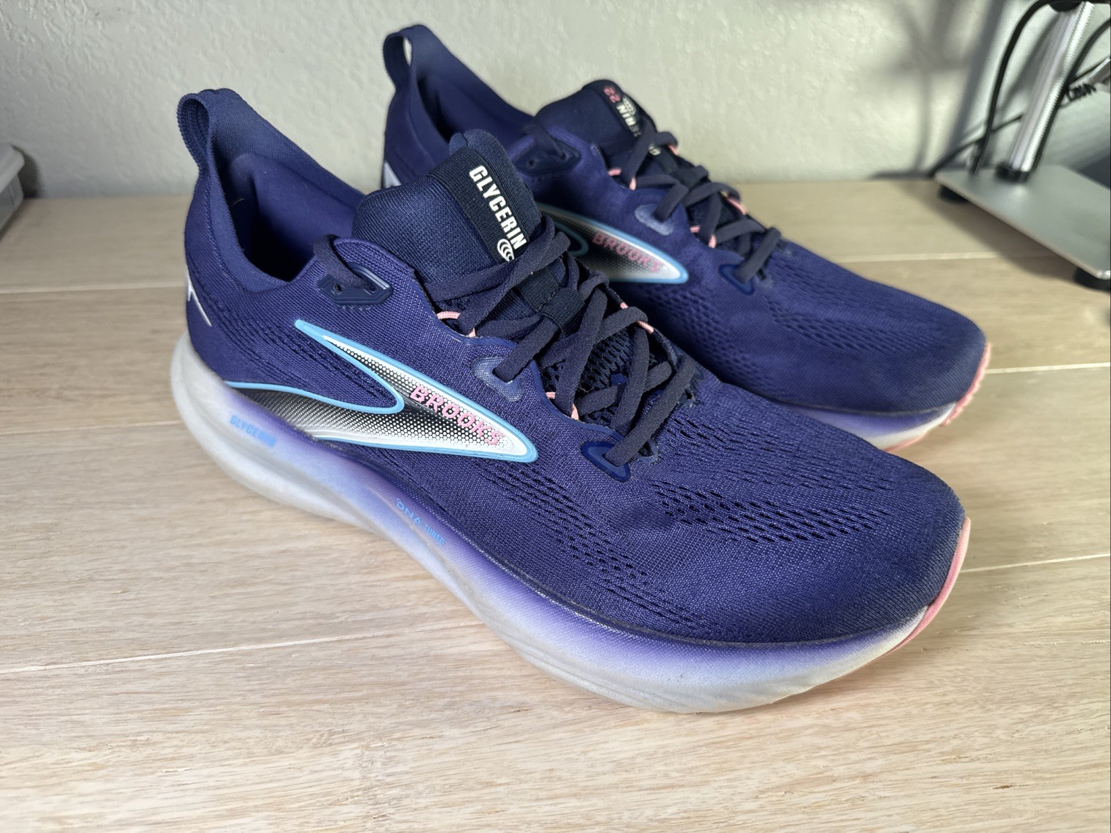 Brooks Glycerin GTS 22 Womens 12 Running Shoes 1204341B429