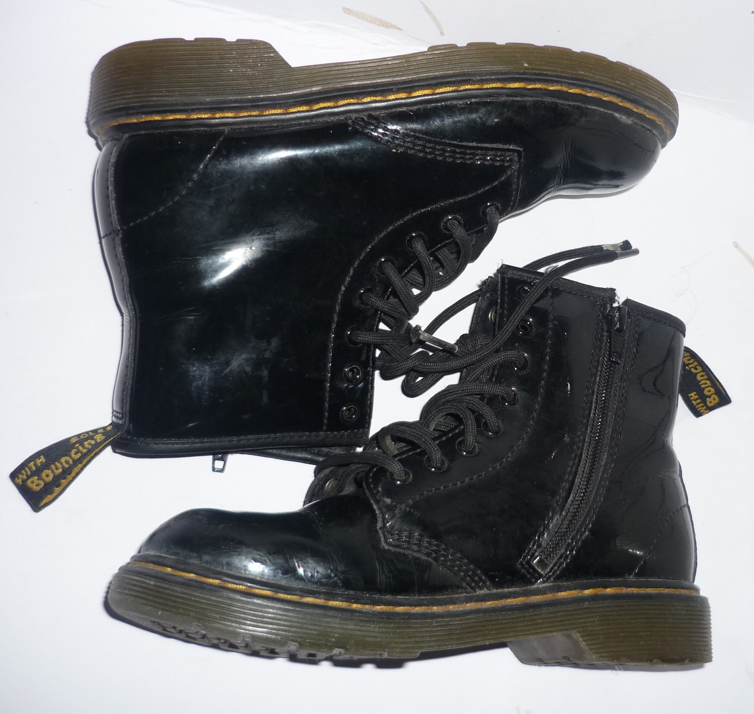 Dr. Martens 1460 J Junior Black Leather Lace Up Boots, Teens Size 2 US