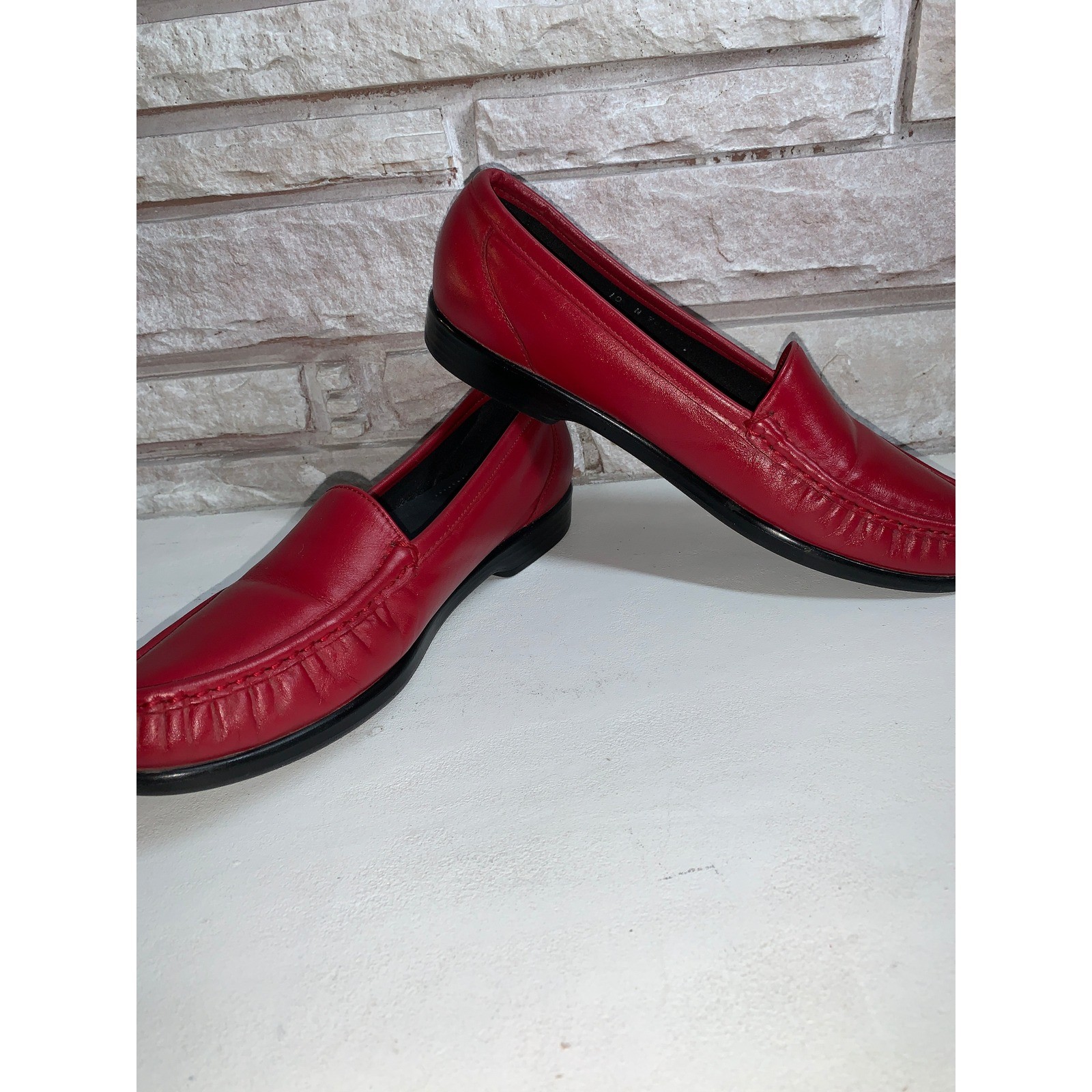 SAS Tripad Comfort Red Leather Loafers Womens 10 N Narrow Made in USA Slip On