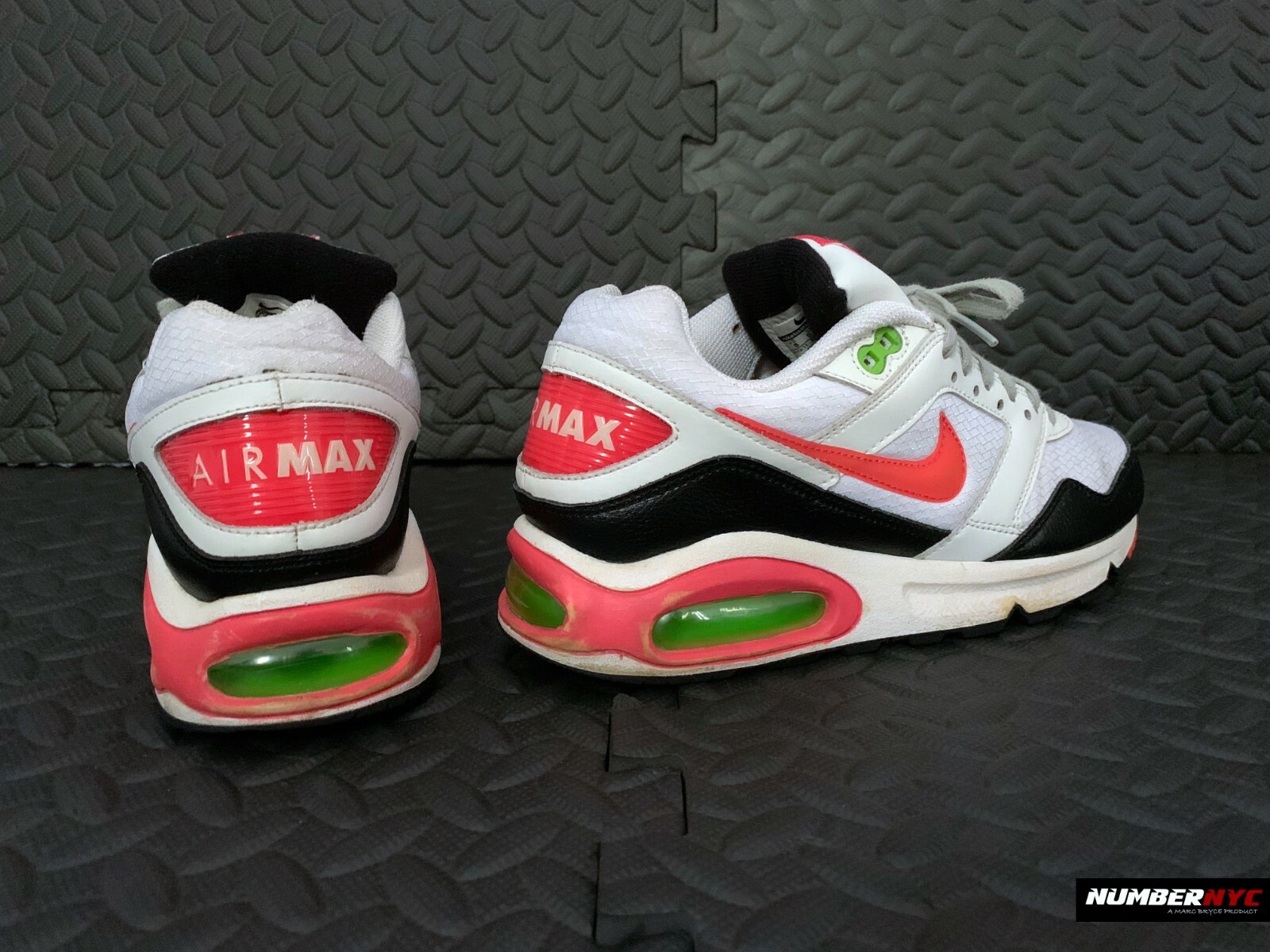 Nike Air Max Navigate Women Size 8 Pink Salmon White Black Neon Green 454249-102