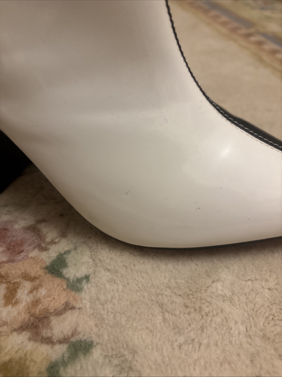 Nasty Gal «NIKKI» Two-tone B&W Faux Patent Leather GOGO Fashion Boots Size 6 EUC