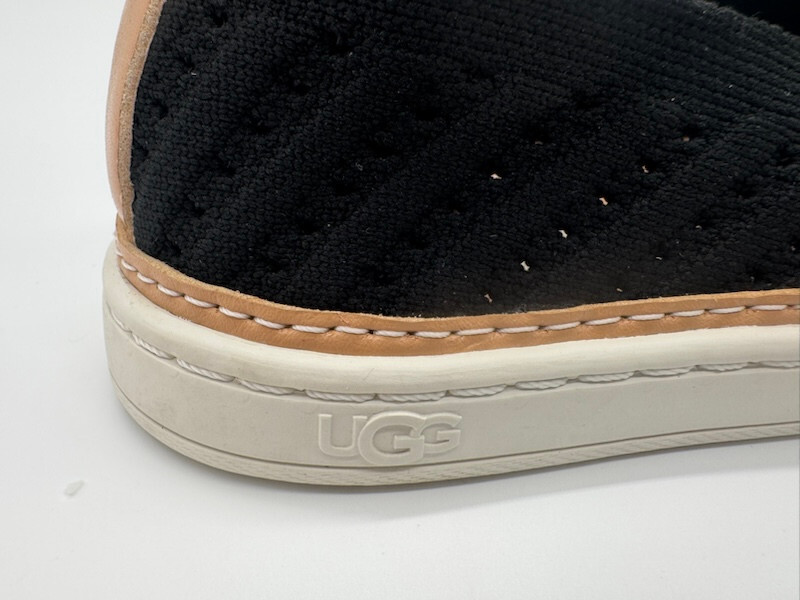 Ugg Sammy Knit Chevron Sneakers Women’s Size 5.5 Black 7046