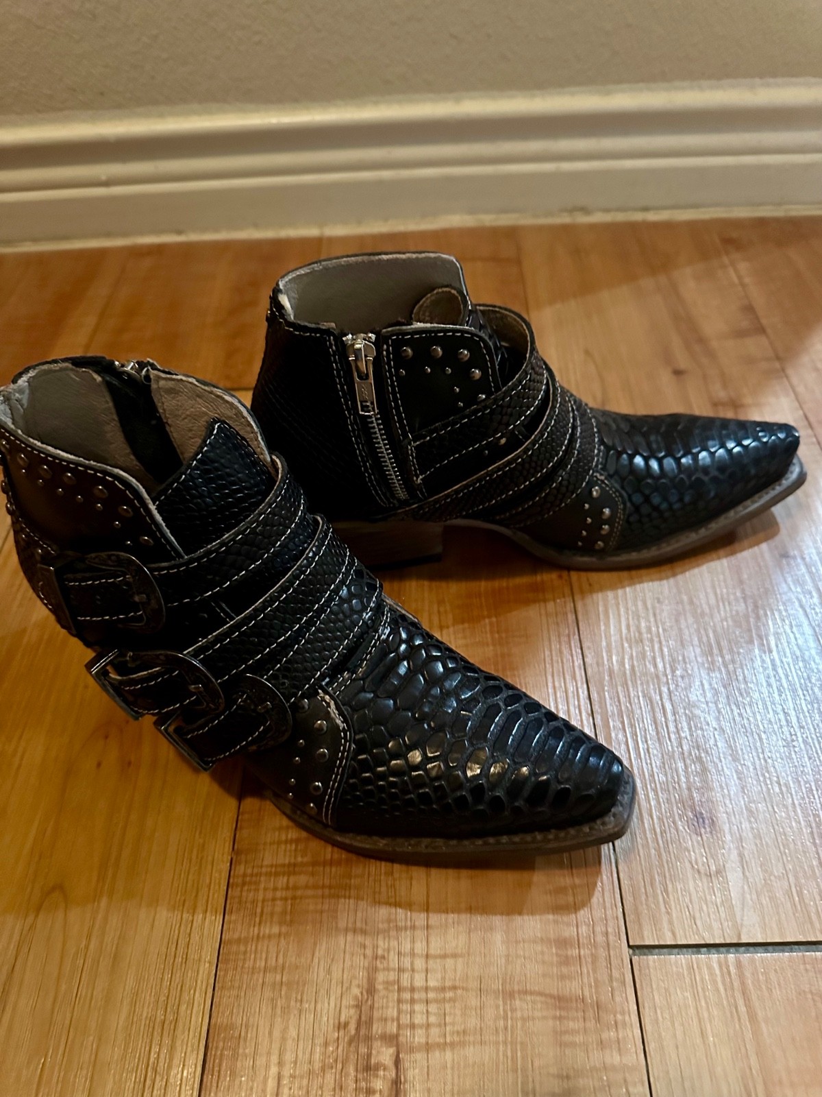 Freebird Women’s Whilhelmina Leather Black Snake Boots, Sz 6