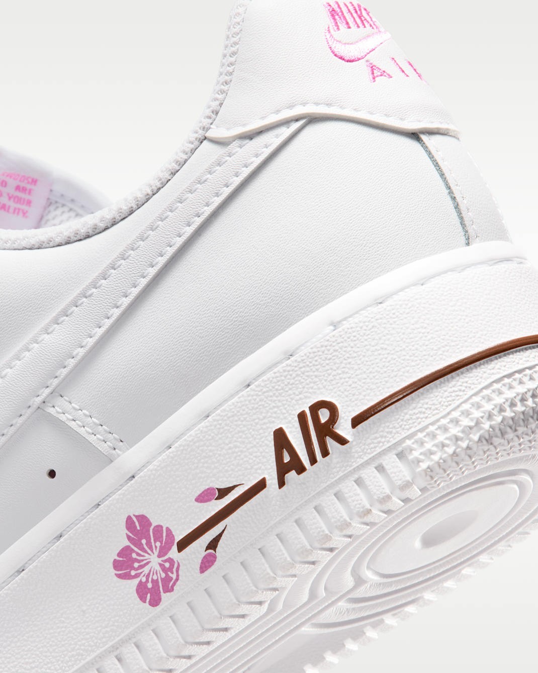 NIKE Women’s Air Force 1 ’07 SE White Playful Pink Fauna Brown White