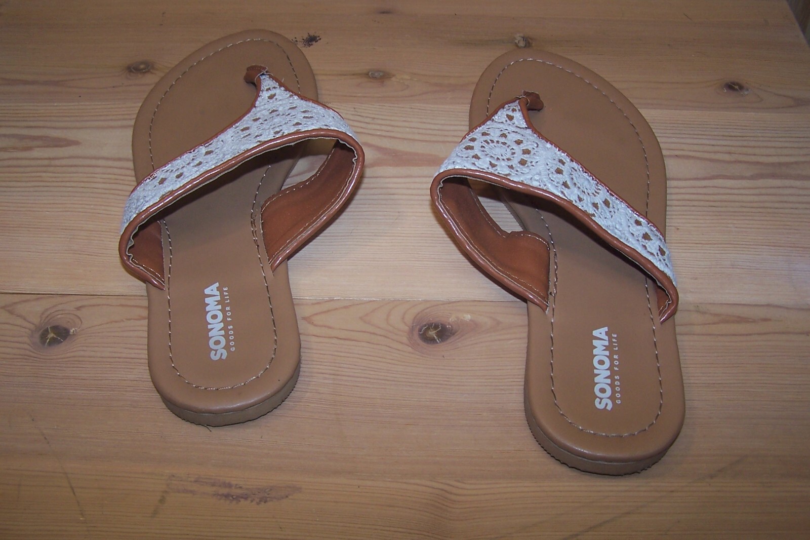 Sonoma Women’s Size M 7/8 White Crochet Hippie Thong Flip Flops Boho