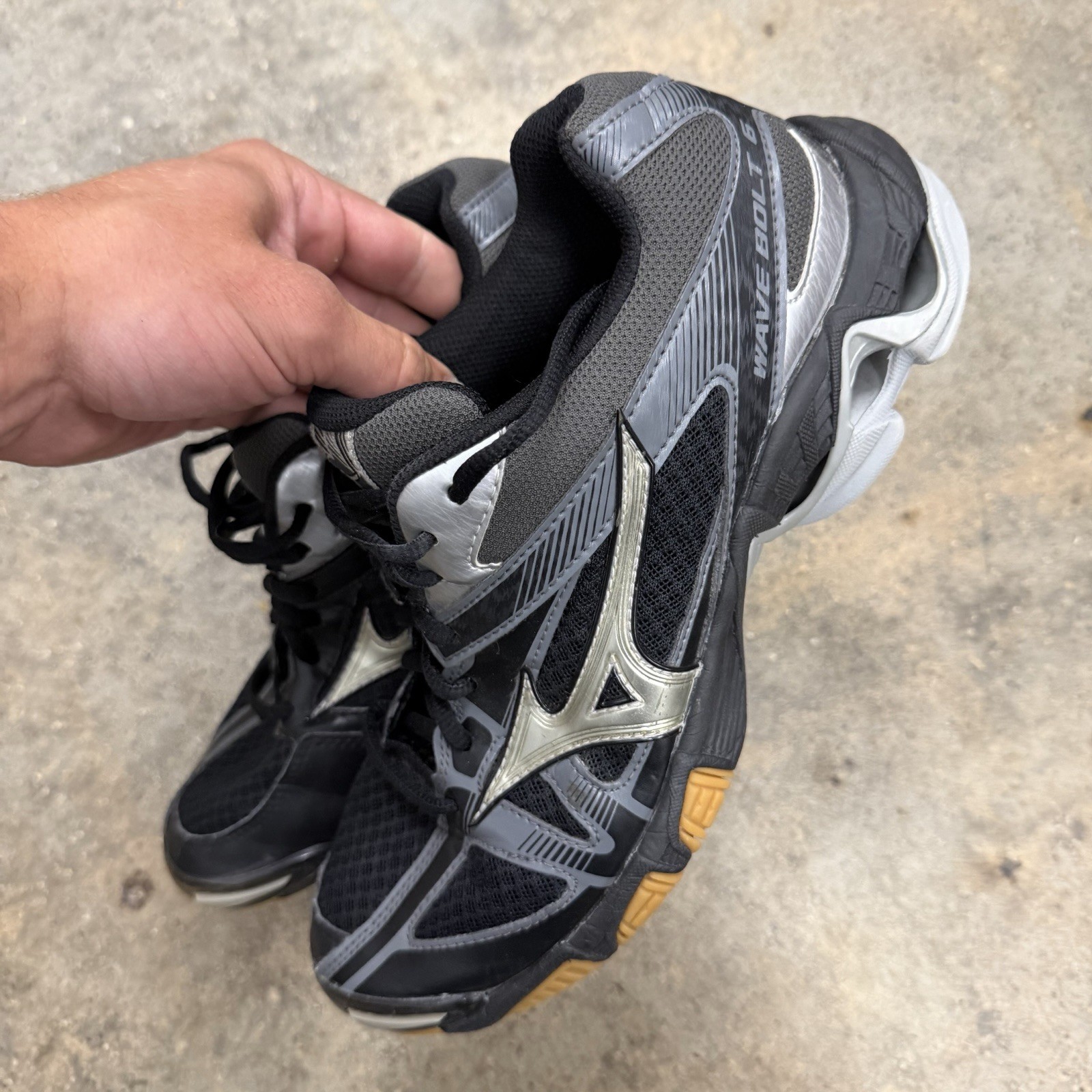 Mizuno Womens Wave Bolt 6 430224 9073 Black Running Shoes Sneakers Size 9