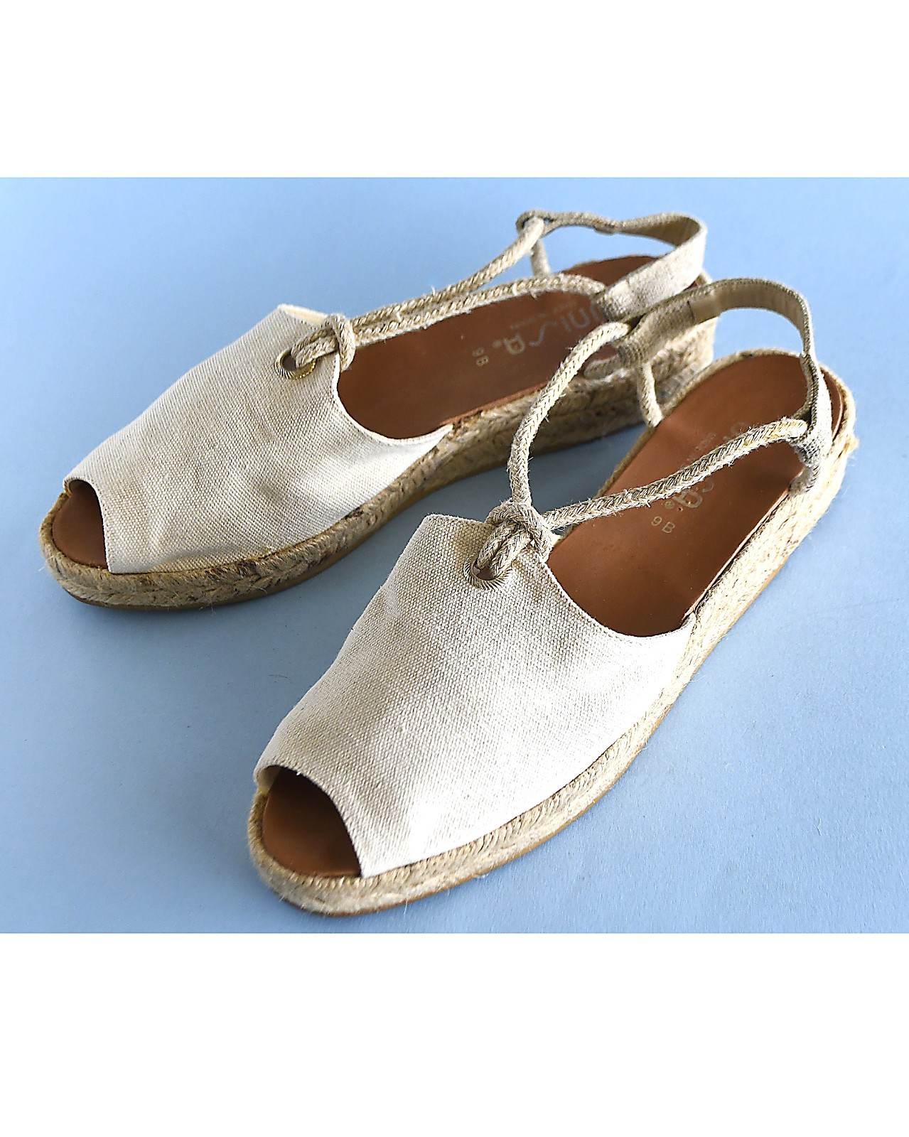 Unisa Beige Canvas Espadrille Sandals Size 9, GREAT Never Used