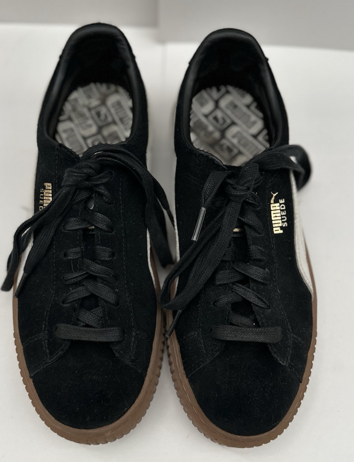 PUMA Suede Black/White Low Top Lace-Up Sneakers Gum Rubber Outsole Women’s