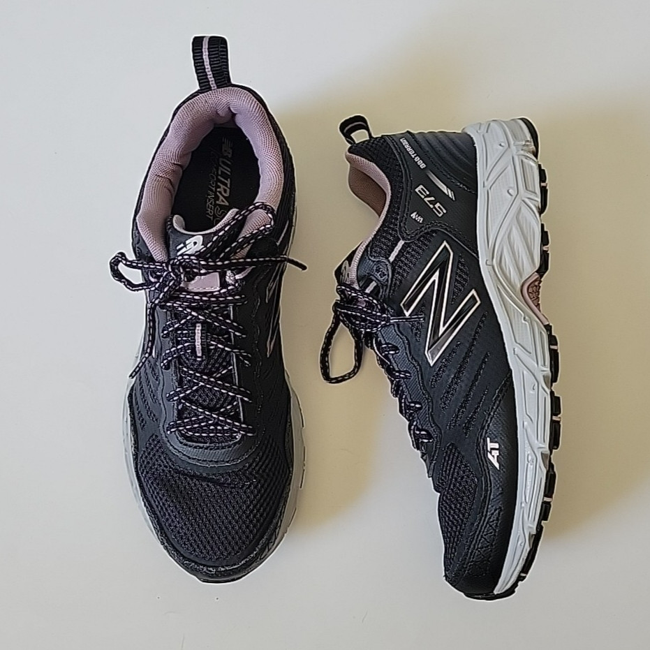 New Balance All Terrain 573 Sneakers 9.5 Low Top Lace Up Black Activewear Casual