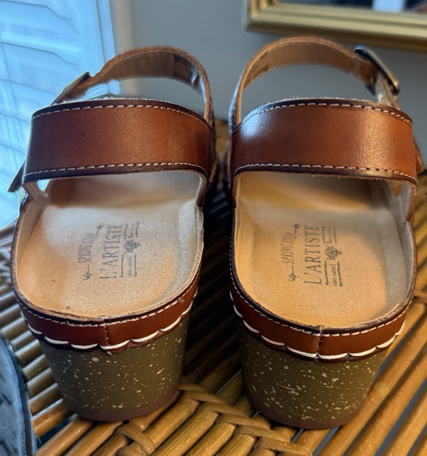 WOMEN’S L’Artiste Spring Step CAMEL Leather Wedge Sandals Roshni SIZE 39 US 8.5