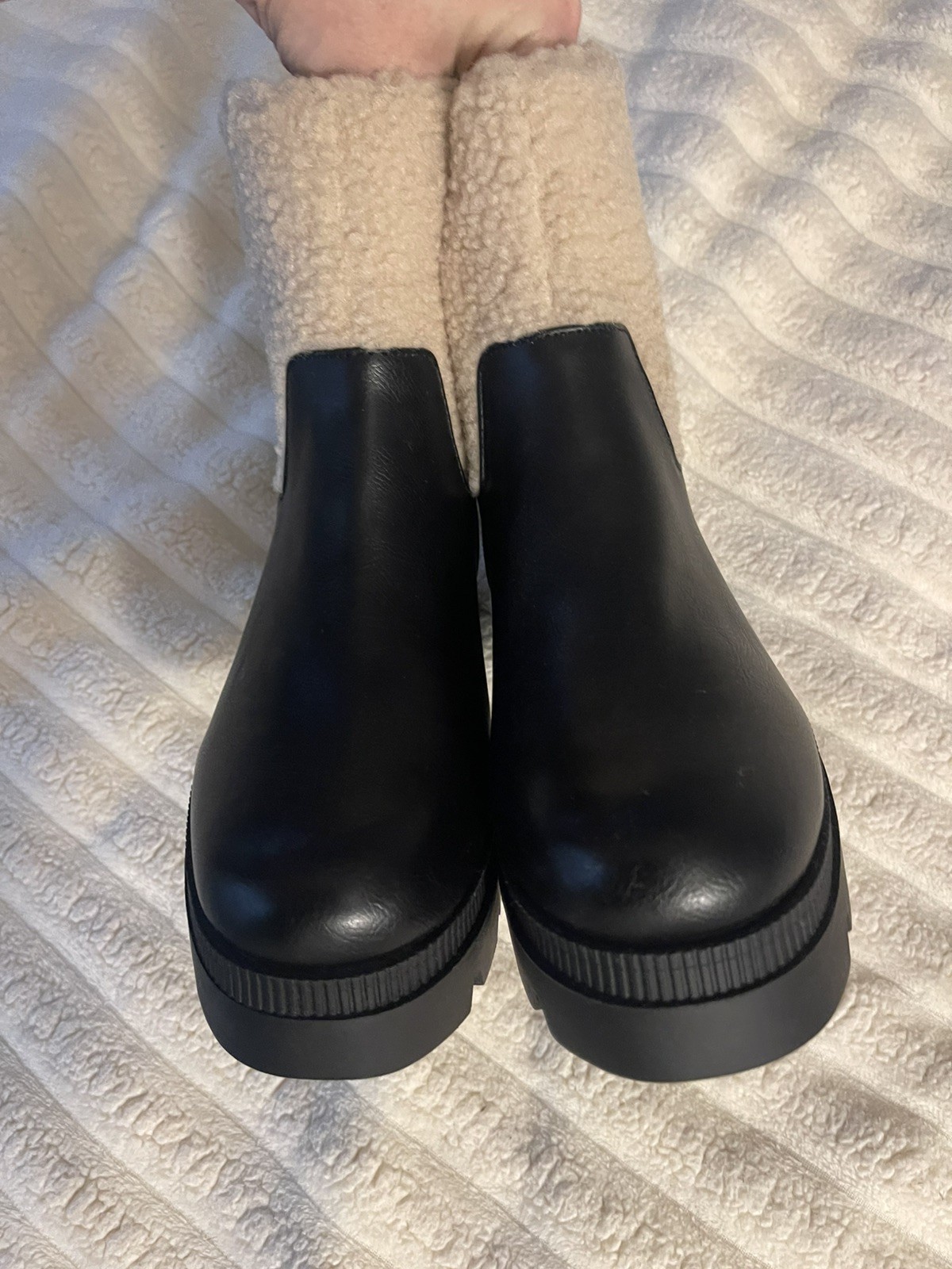 Jessica Simpson Ulalie Black Fur Platform Lug Sole Ankle Boots JS-ULALIE 7M