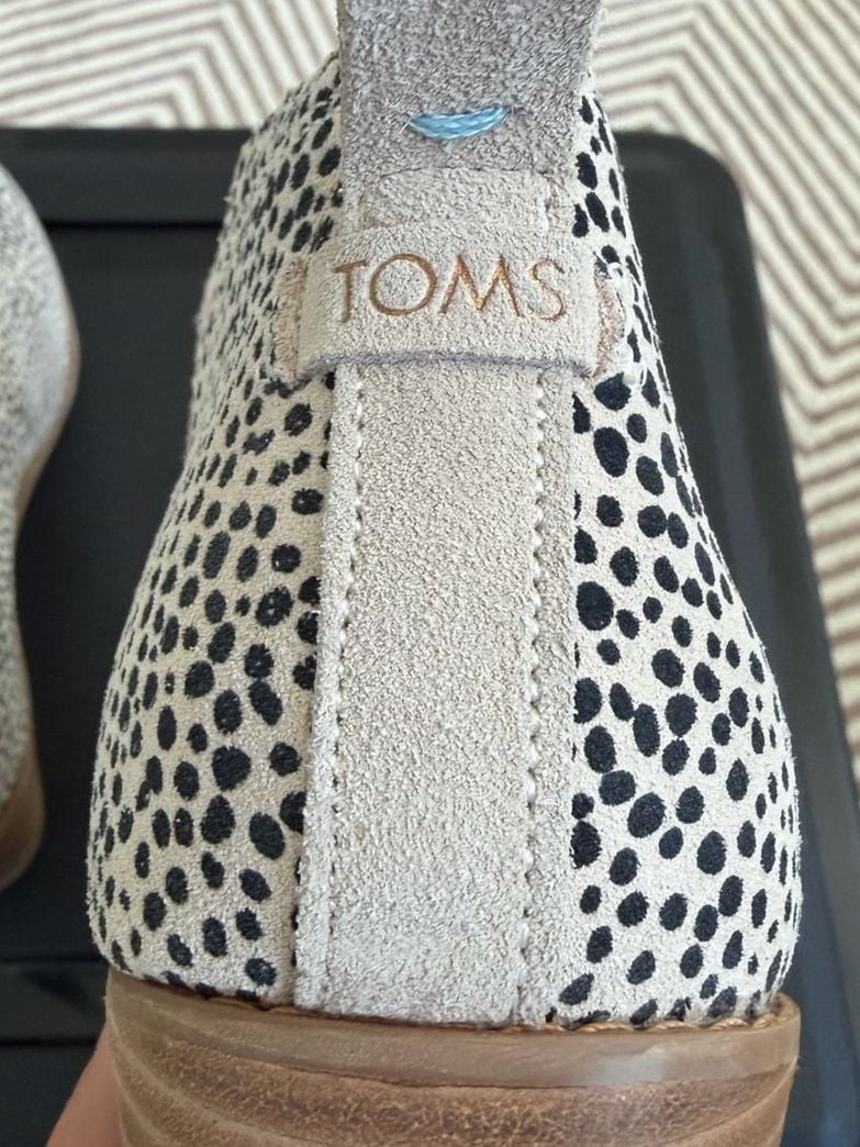 TOMS Women’s Kallie Wedge Booties in Mini Cheetah Print Suede size 8