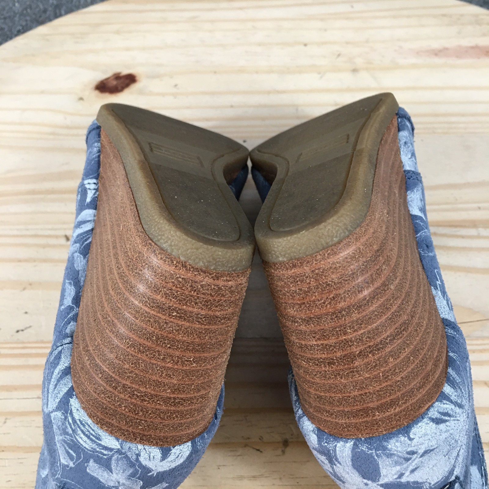 Toms Desert Boots Womens 6.5 Ankle Bootie Floral Print Casual Wedge Heels Blue
